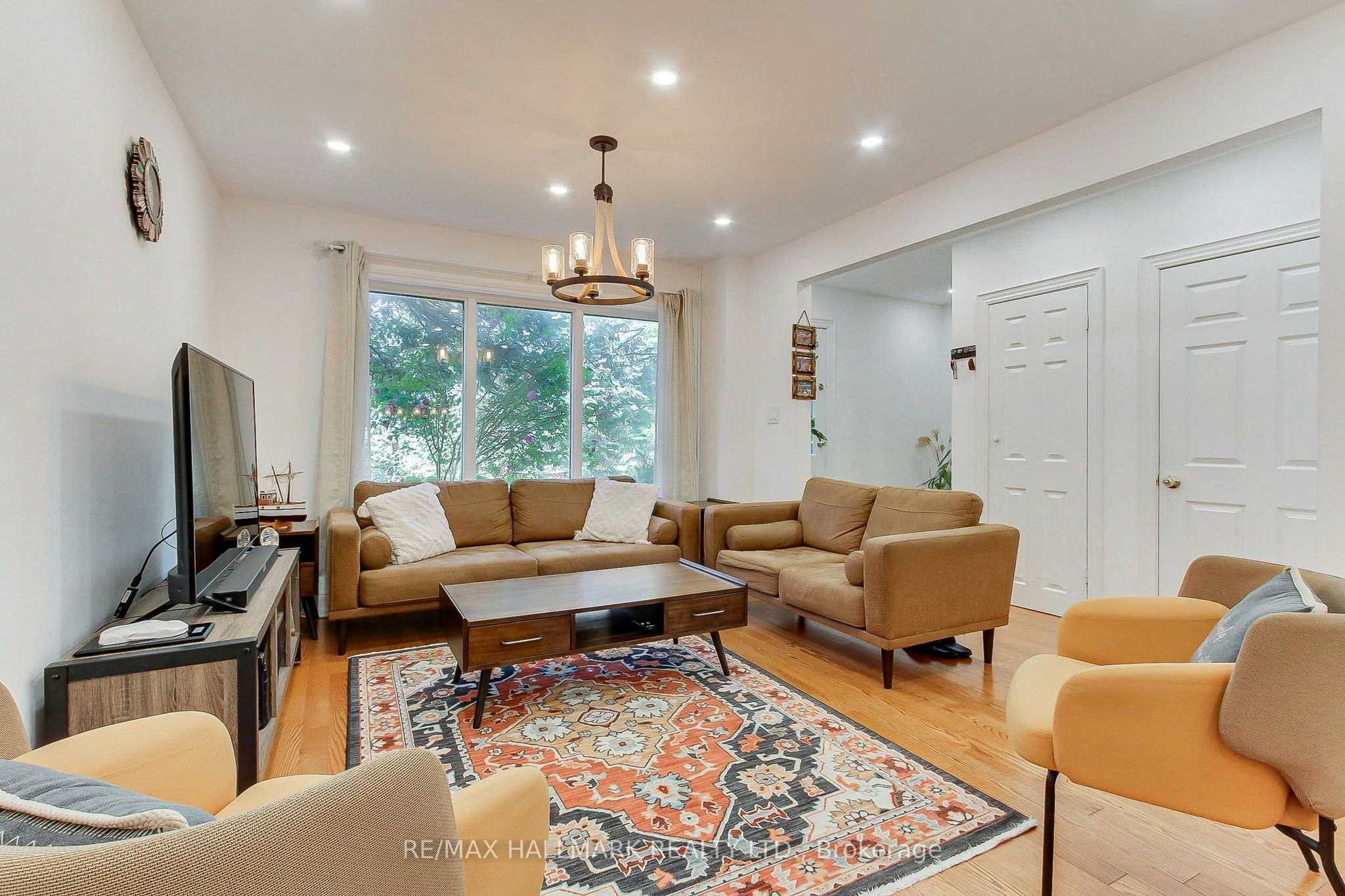 339 Neal Drive, Richmond Hill, ON, L4C 3L3