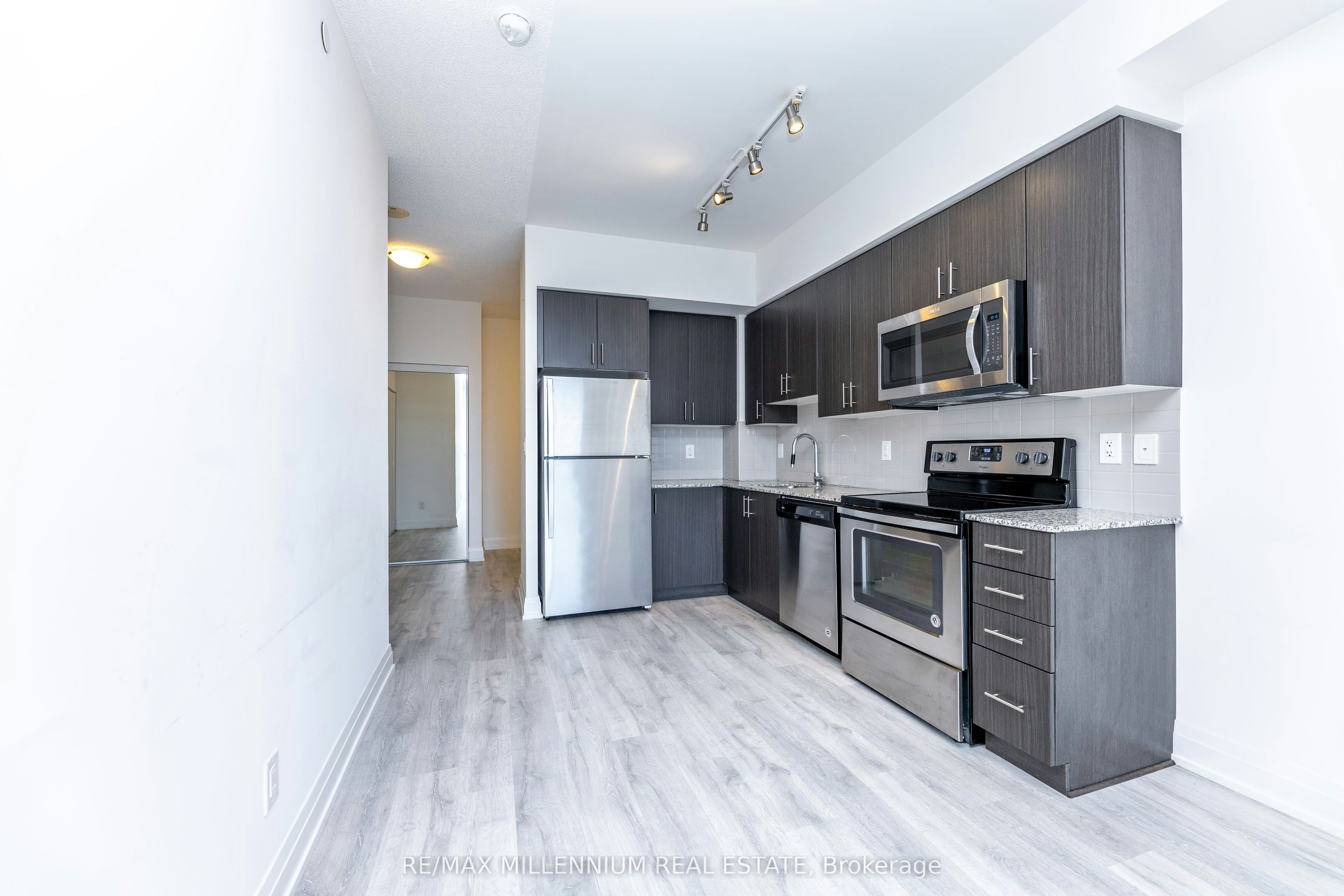 1401-3700 Highway 7 Road, Vaughan, ON, L4L 0G8 - 11