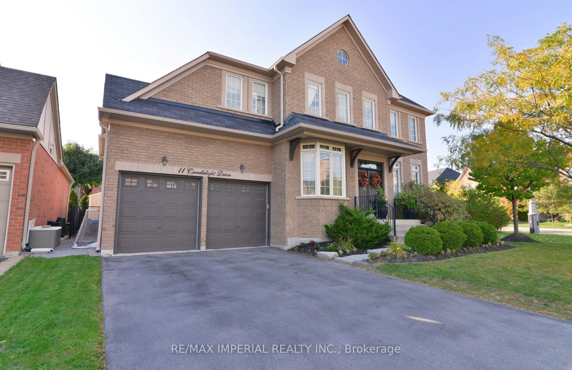 11 Candlelight Drive, Richmond Hill, ON, L4E 5E4