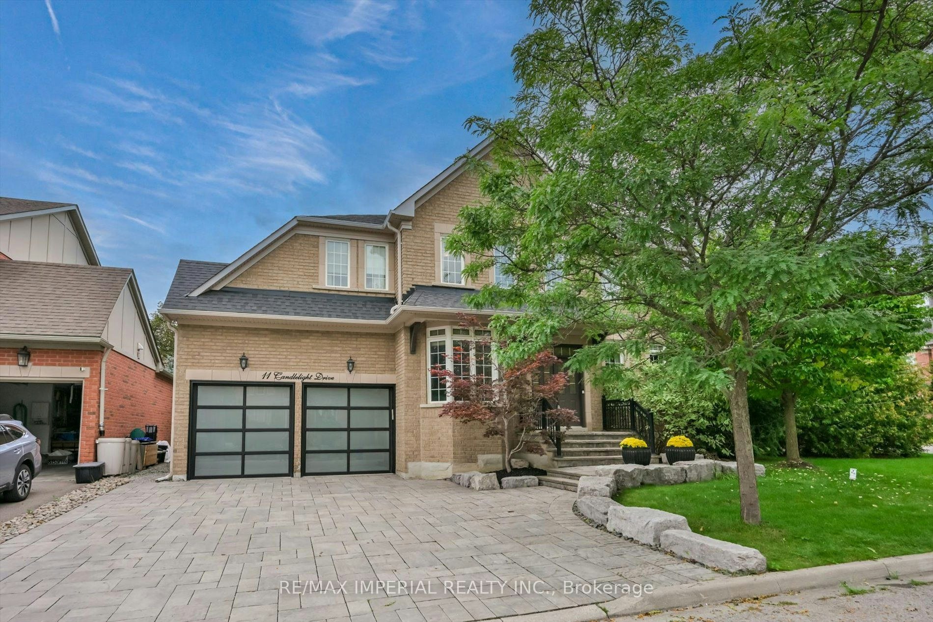 11 Candlelight Drive, Richmond Hill, ON, L4E 5E4