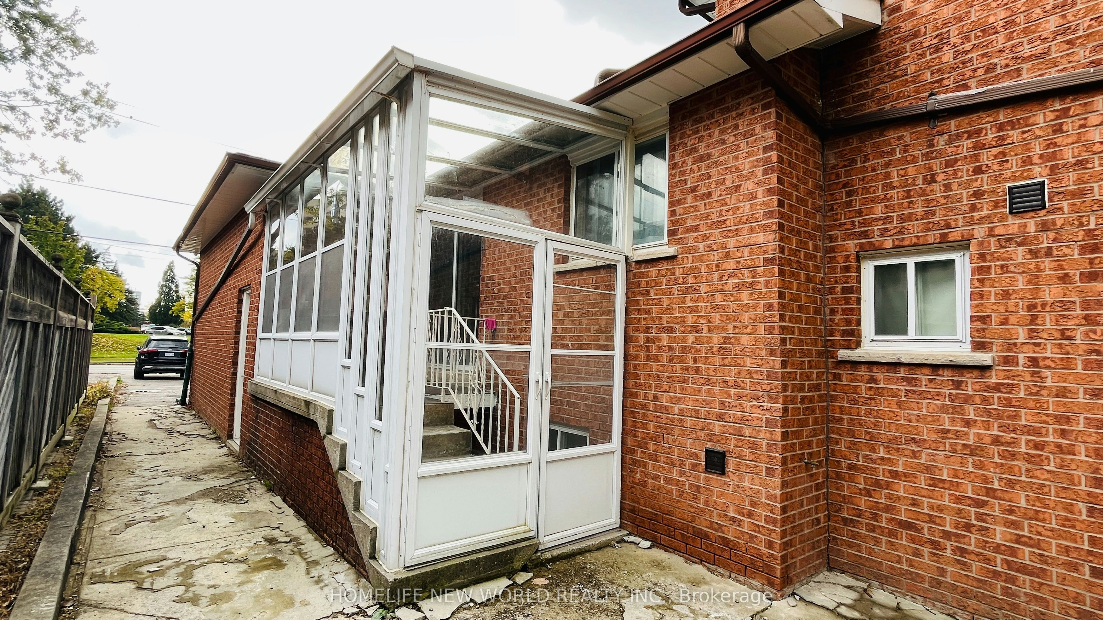 Lower-38 Weldrick Road W, Richmond Hill, ON, L4C 3T8