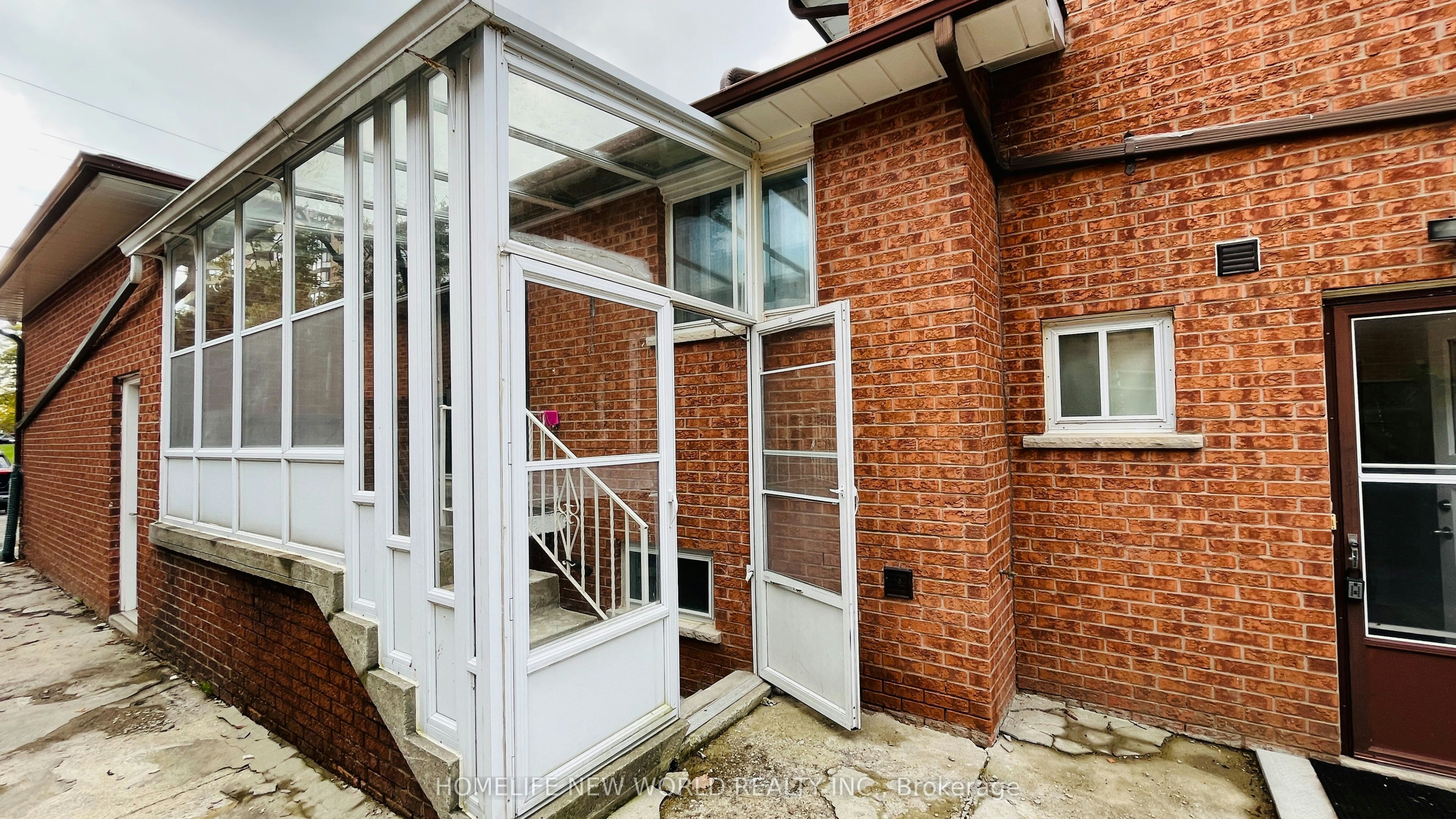 Lower-38 Weldrick Road W, Richmond Hill, ON, L4C 3T8 - 2