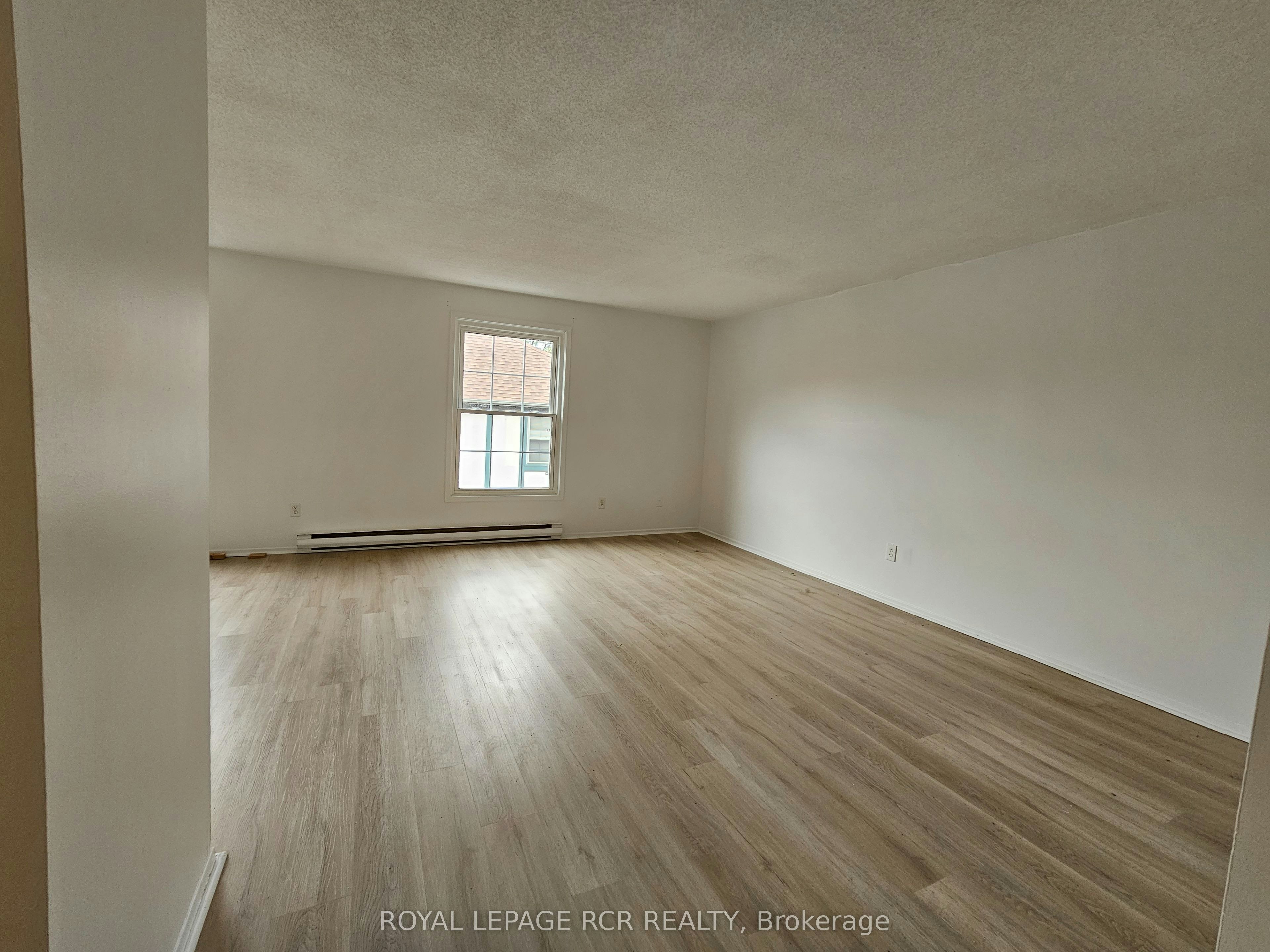 202-2 Orchard Heights Boulevard, Aurora, ON, L4G 3W3 - 4