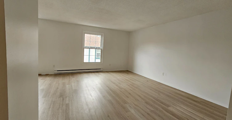 202-2 Orchard Heights Boulevard, Aurora, ON, L4G 3W3 - 4