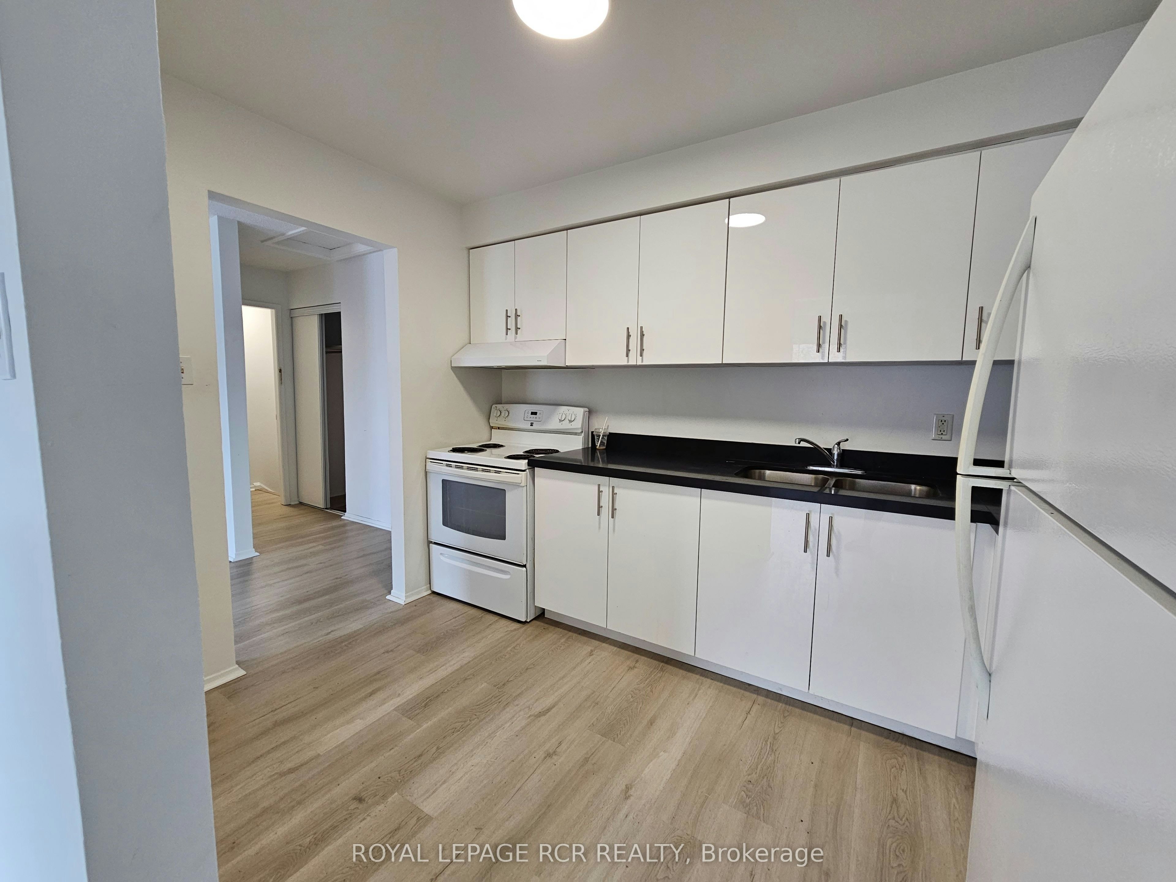202-2 Orchard Heights Boulevard, Aurora, ON, L4G 3W3 - 11