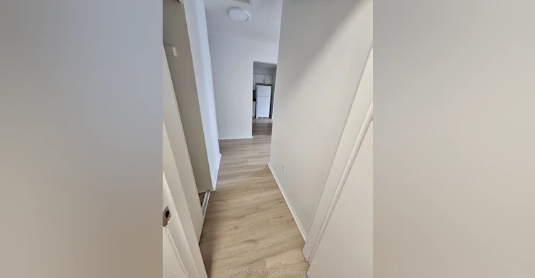 202-2 Orchard Heights Boulevard, Aurora, ON, L4G 3W3 - 3