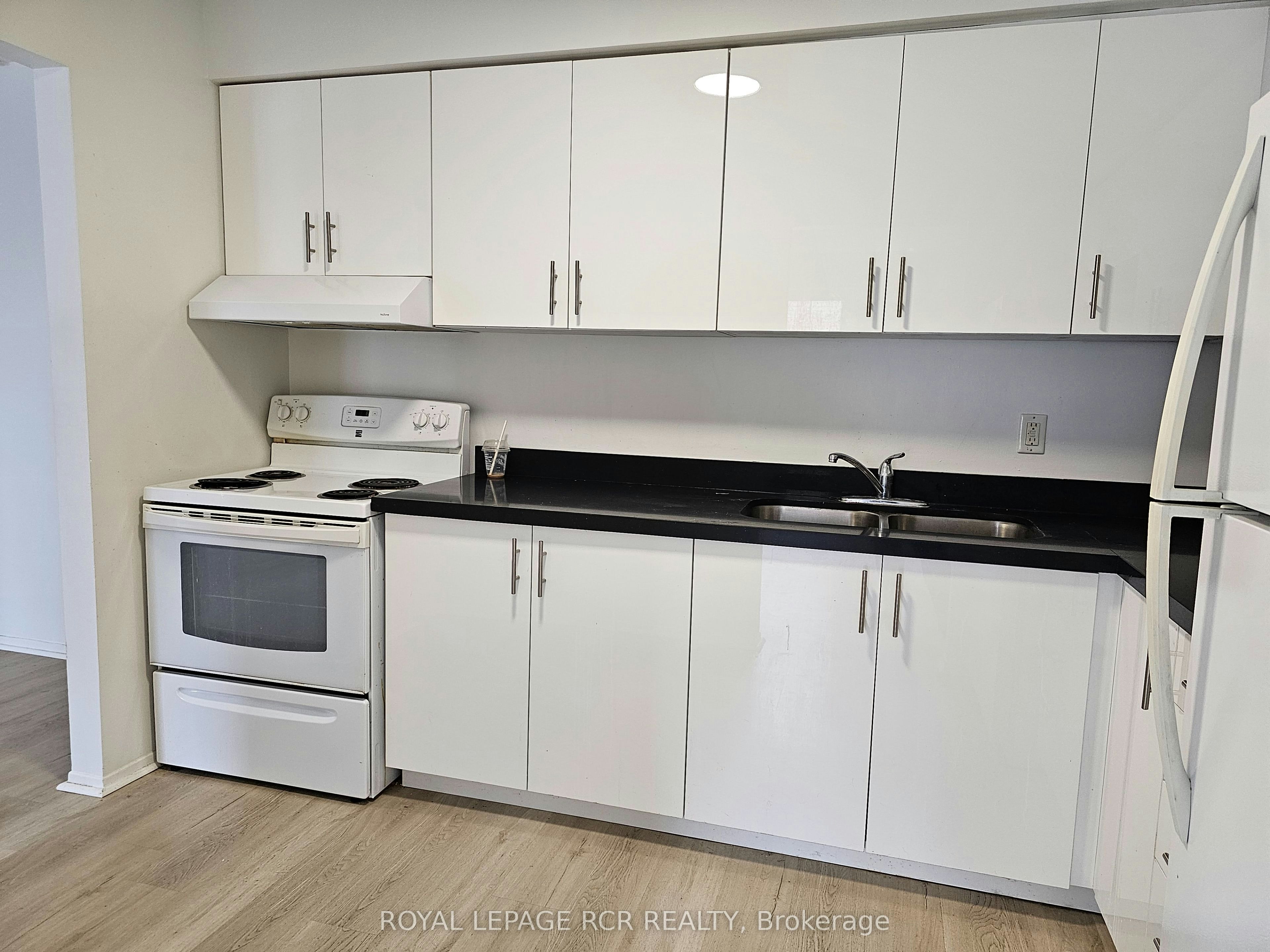 202-2 Orchard Heights Boulevard, Aurora, ON, L4G 3W3 - 12