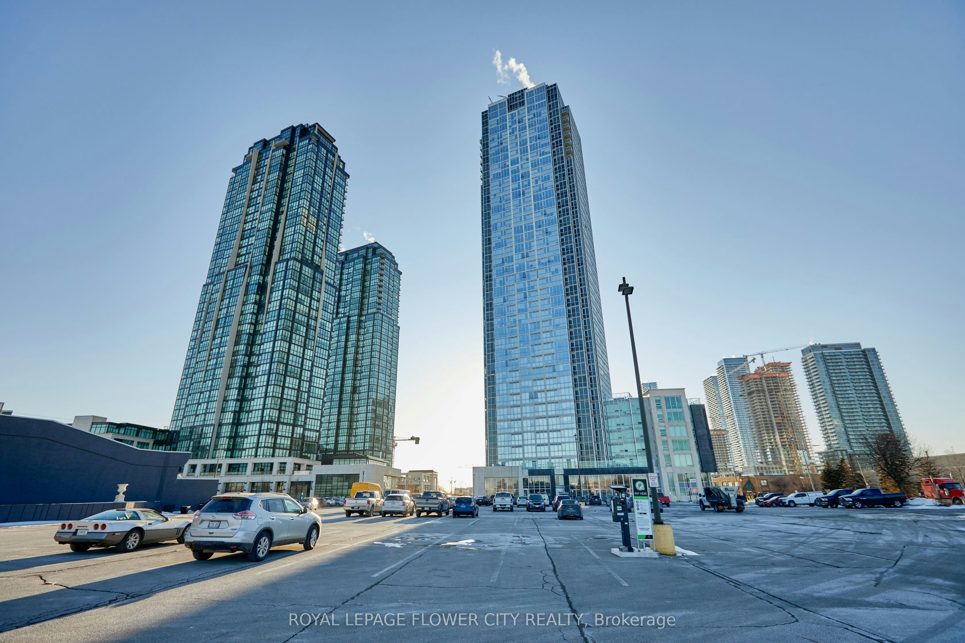 325-2908 Highway 7 Road, Vaughan, ON, L4K 0K5