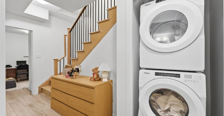 22-24 Lytham Green Circle, Newmarket, ON, L3Y 0H4 - 16