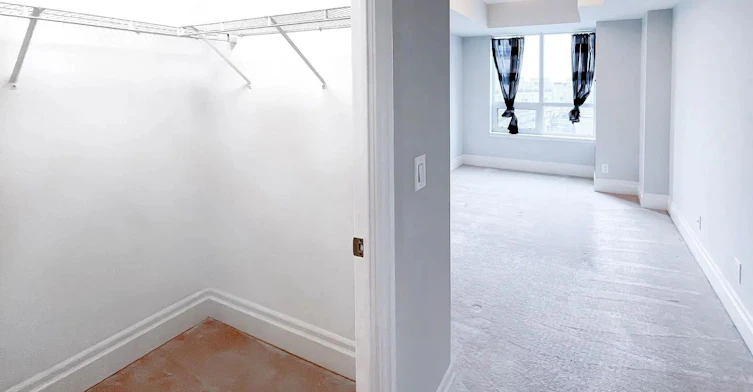404-21 Upper Duke Crescent, Markham, ON, L6G 0B7 - 4