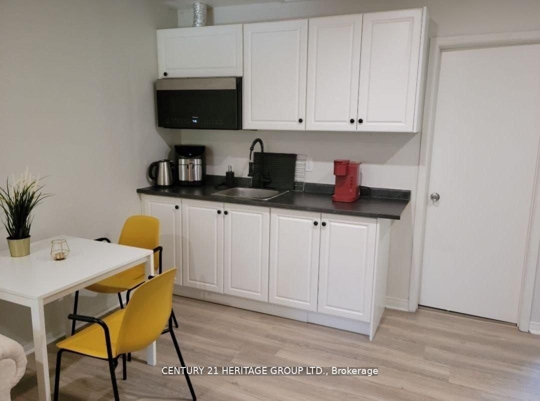 B-287 Lorne Avenue, Newmarket, ON, L3Y 4K6 - 2
