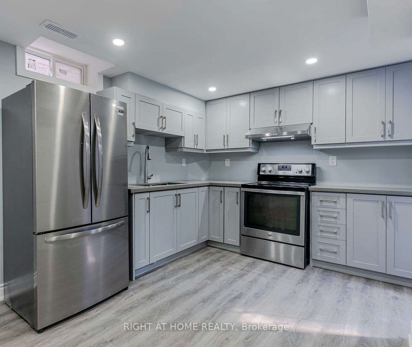 B-99 Purcell Crescent, Vaughan, ON, L6A 3C7