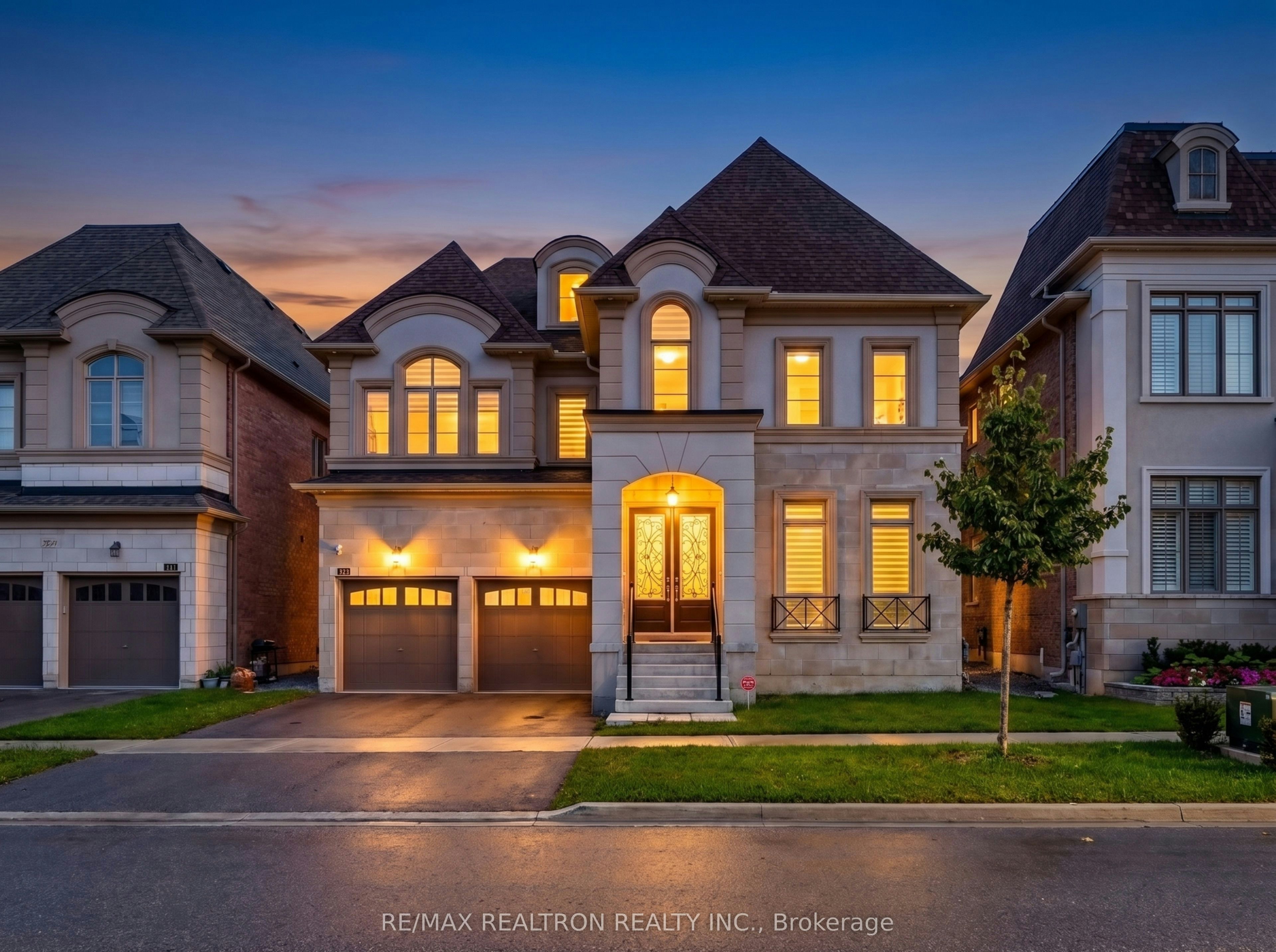 209 Hillsview Drive, Richmond Hill, ON, L4C 4L8