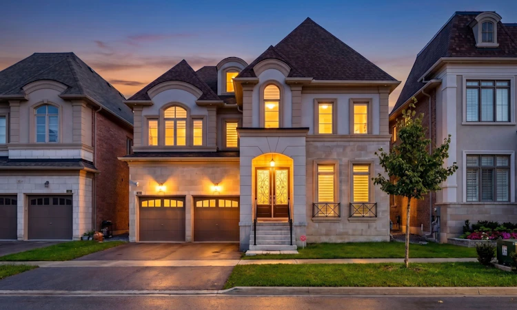 209 Hillsview Drive