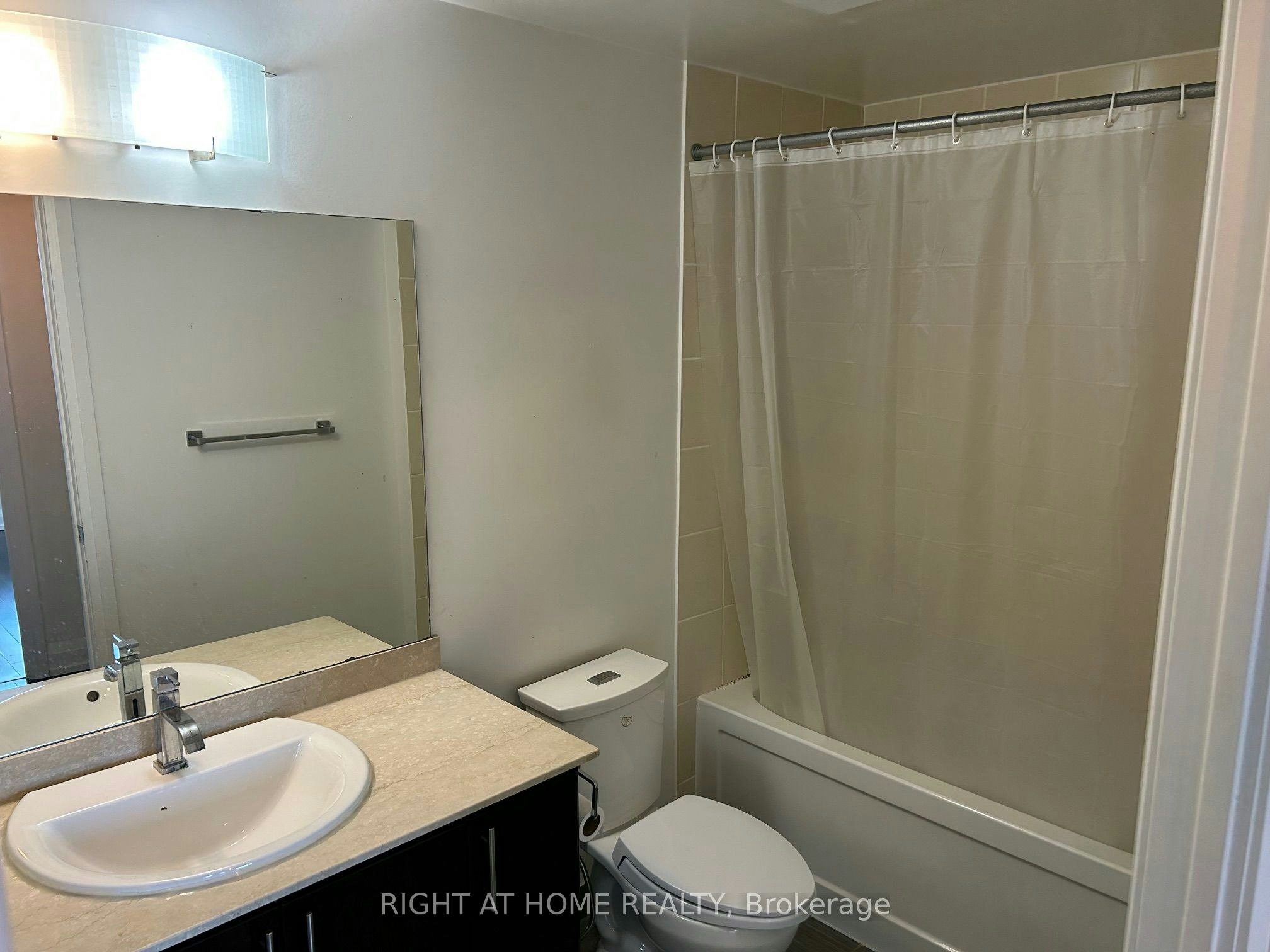 2123-7161 Yonge Street, Vaughan, ON, L3T 0C8 - 9