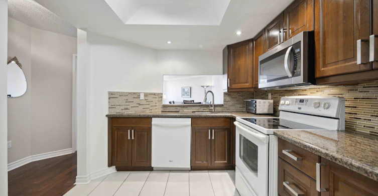 1614-7420 Bathurst Street, Vaughan, ON, L4J 6X4 - 9