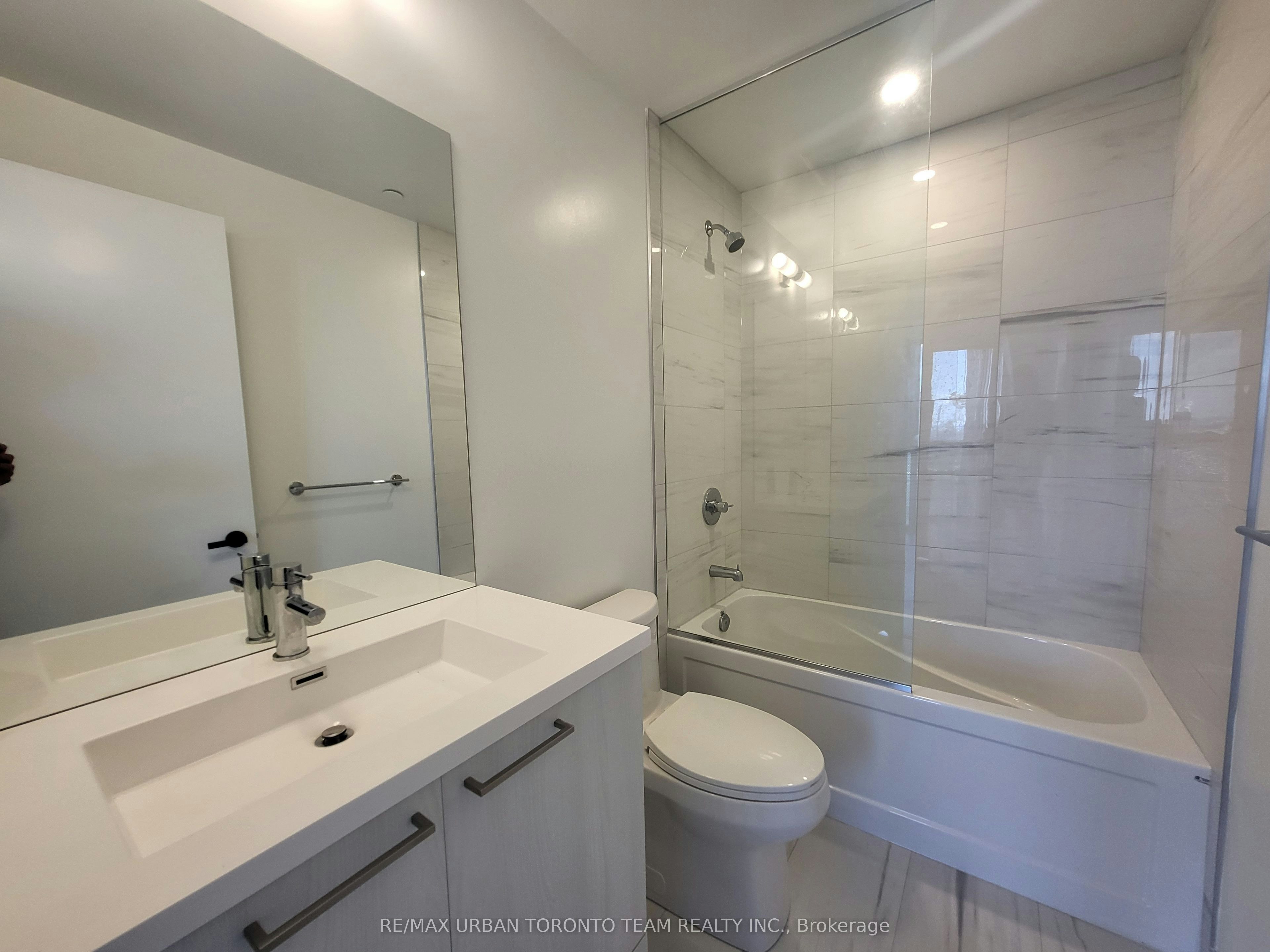 808-225 Commerce Street, Vaughan, ON, L4K 0R1 - 9