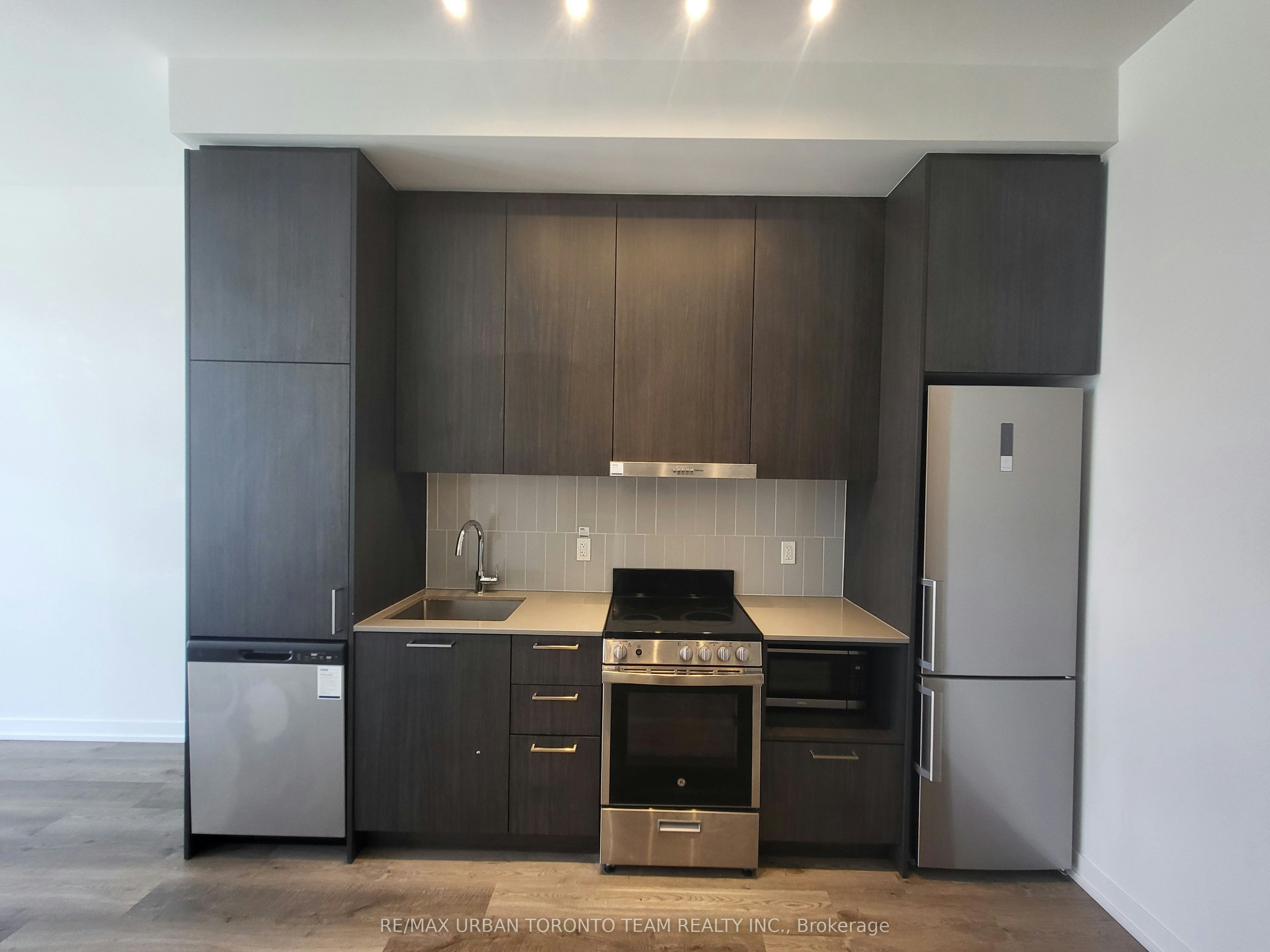 111-195 Commerce Street, Vaughan, ON, L4K 0P9 - 3