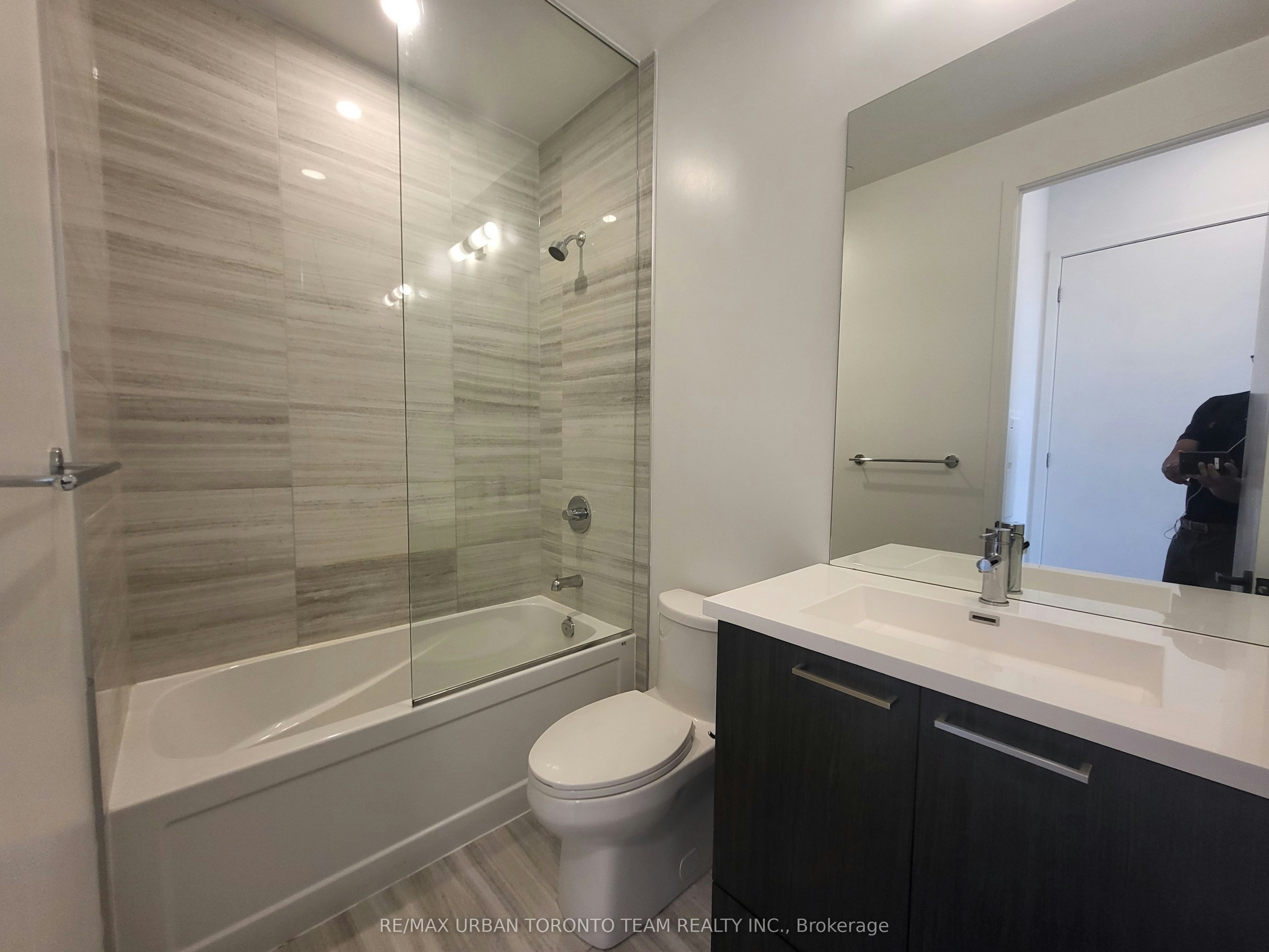 111-195 Commerce Street, Vaughan, ON, L4K 0P9 - 7