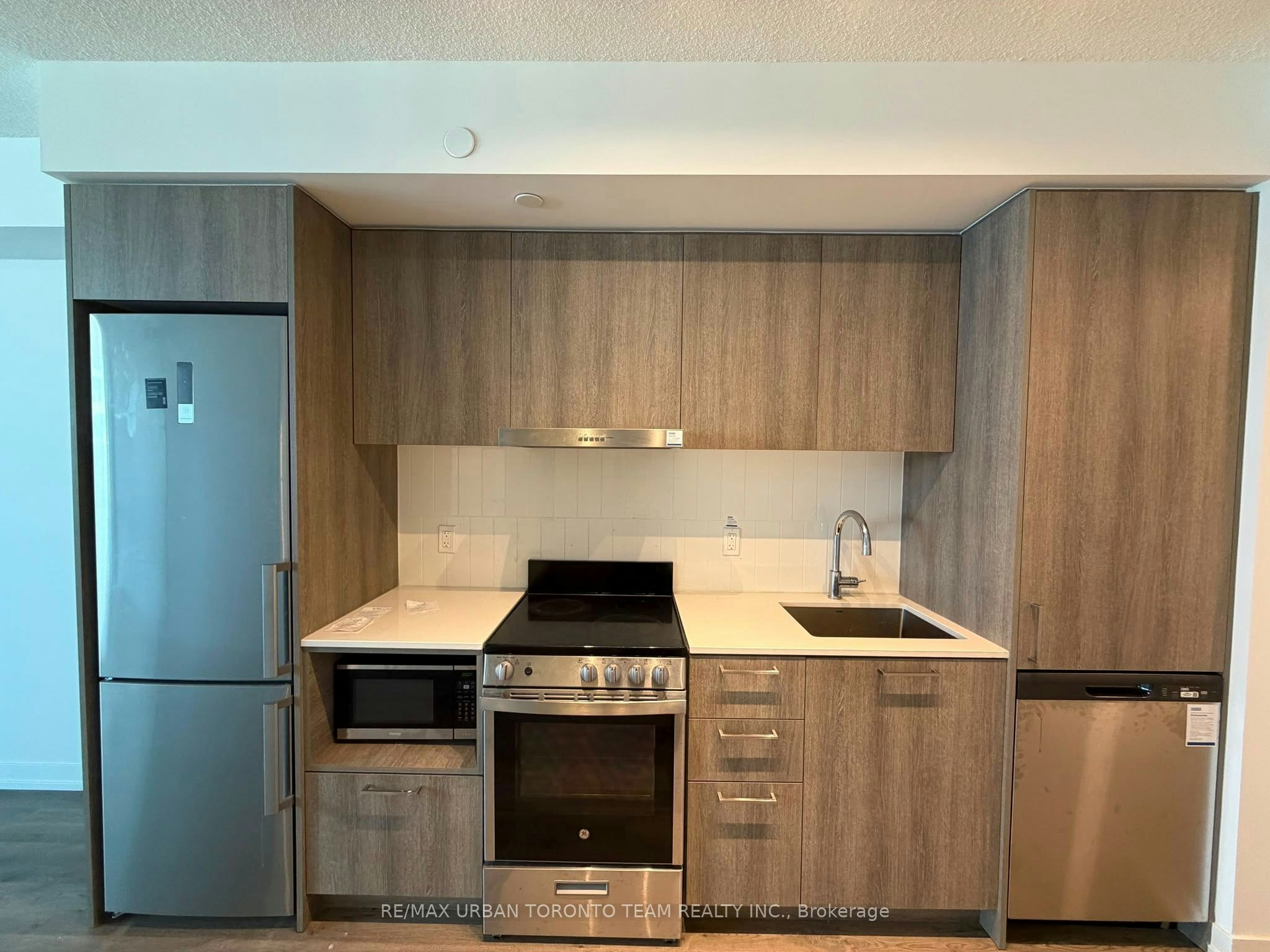 301-195 Commerce Street, Vaughan, ON, L4K 0P9 - 5