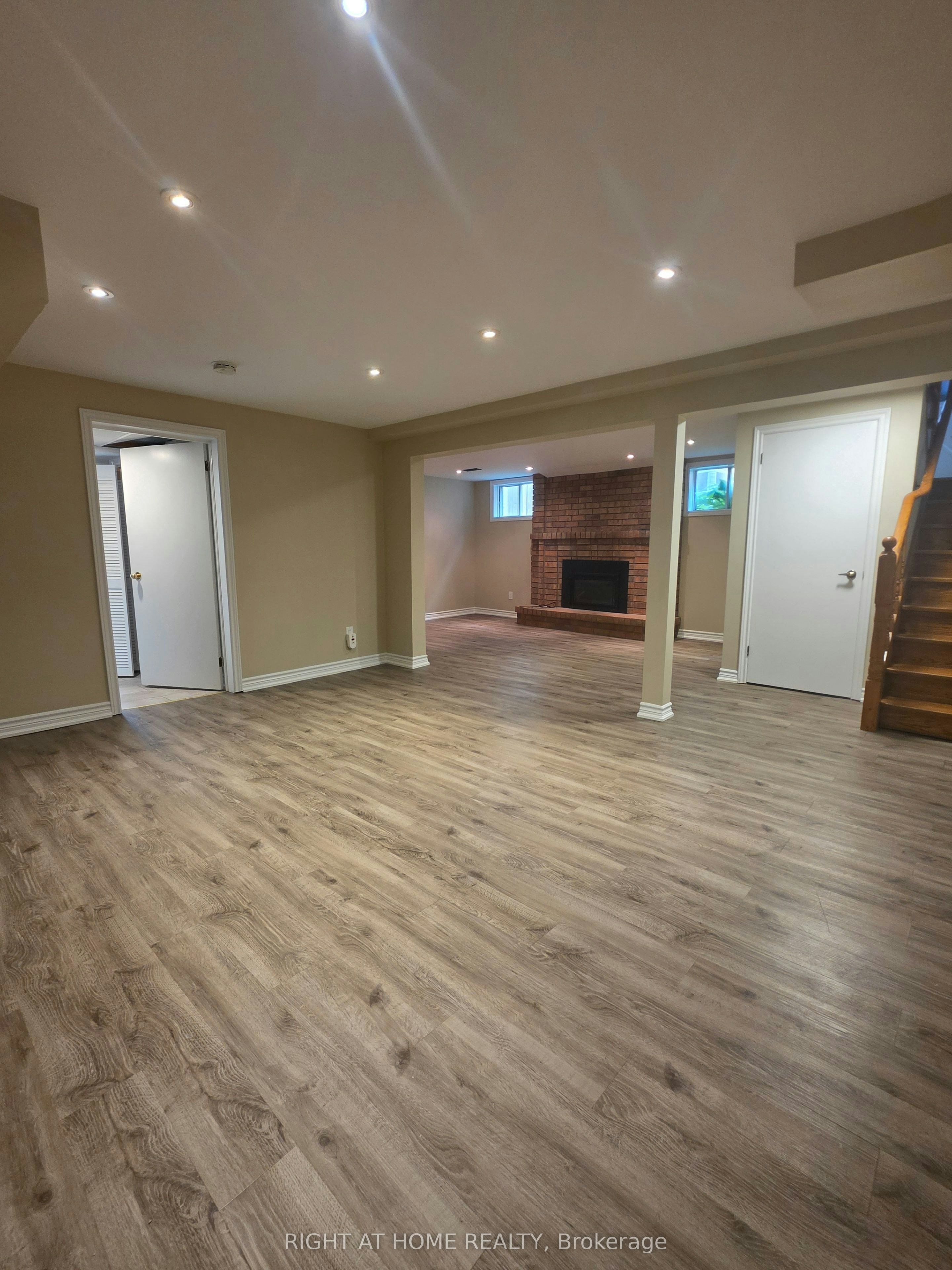 250 Hemlock Drive, Whitchurch-Stouffville, ON, L4A 5A5 - 2