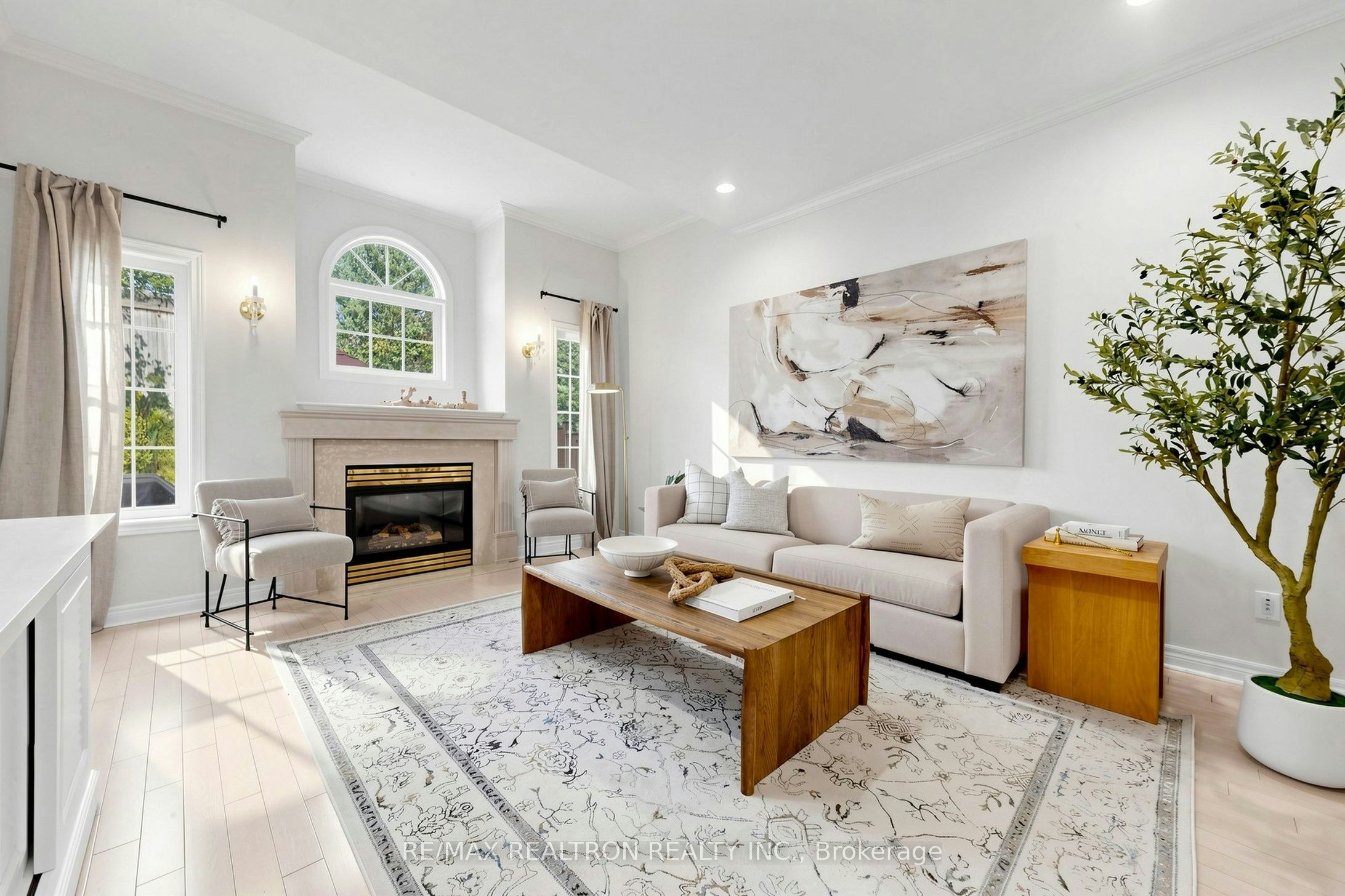 338 Mcbride Crescent, Newmarket, ON, L3X 2W3