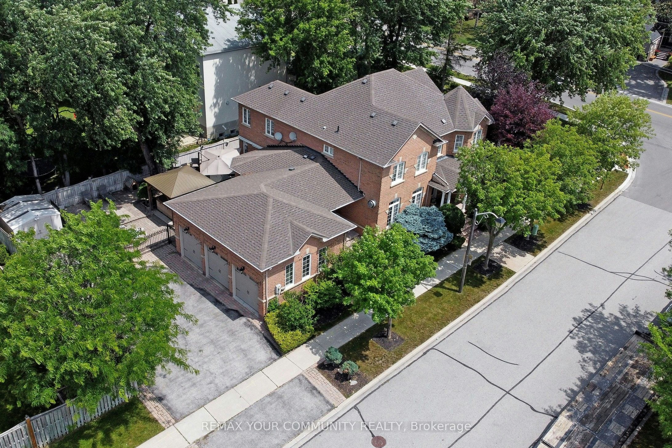 2 Winterberry Drive, Markham, ON, L3S 4G3