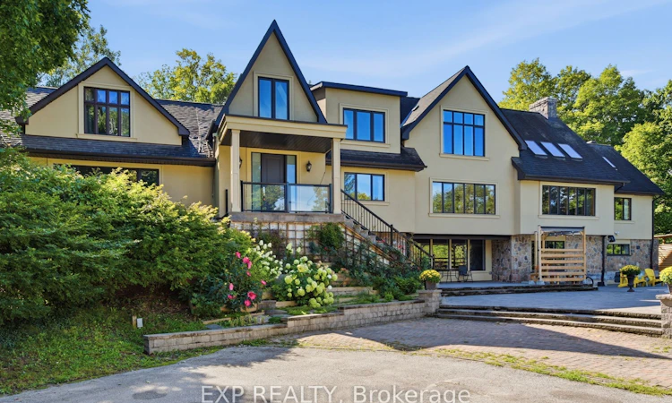 1785 Davis Drive W