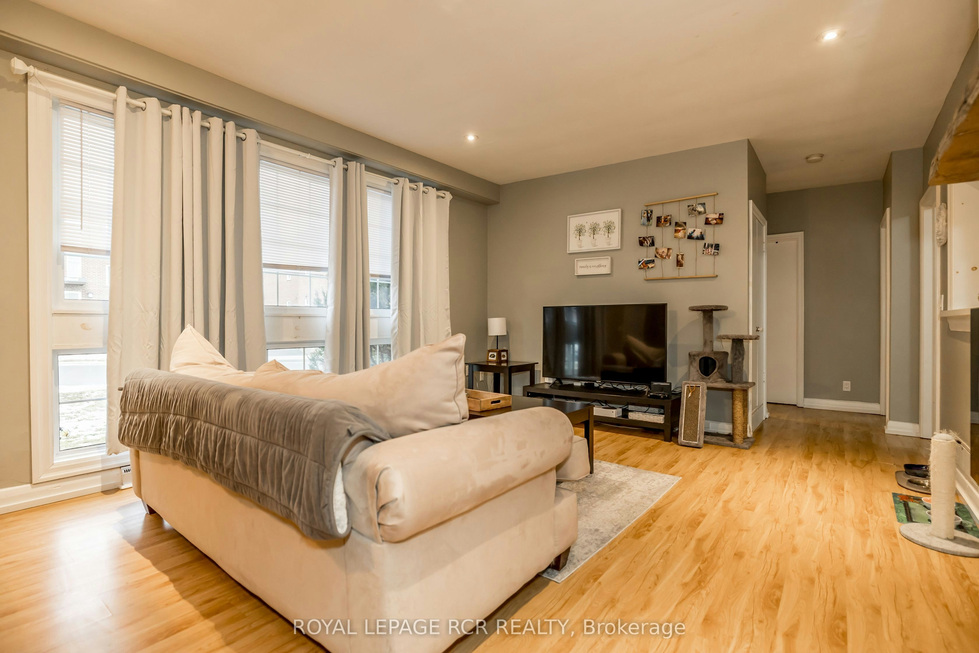 1-22 Centre Street, Bradford West Gwillimbury, ON, L3Z 2P7 - 6
