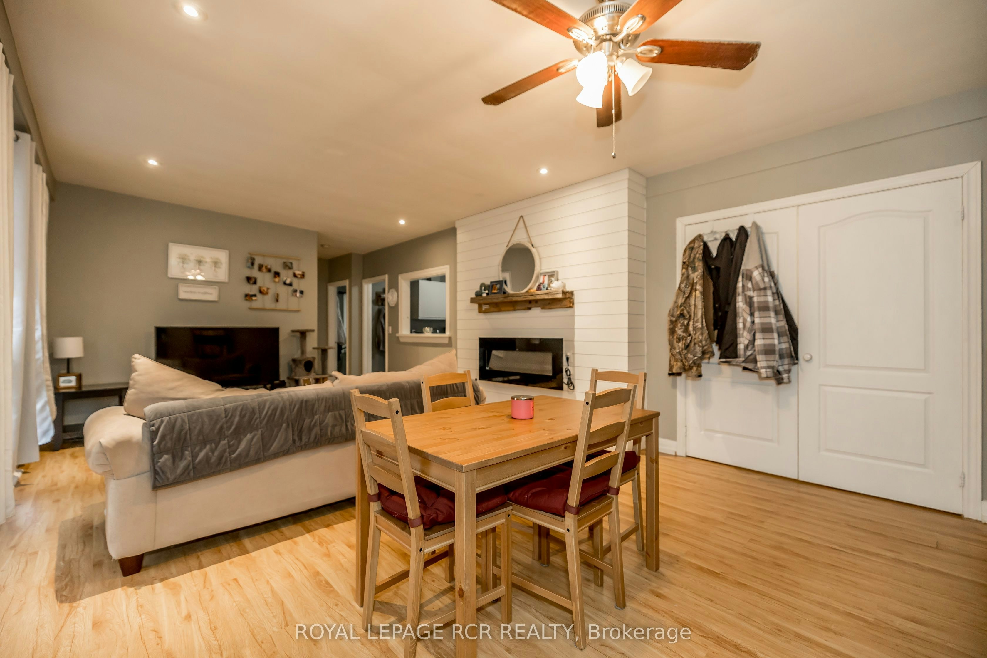 1-22 Centre Street, Bradford West Gwillimbury, ON, L3Z 2P7 - 3