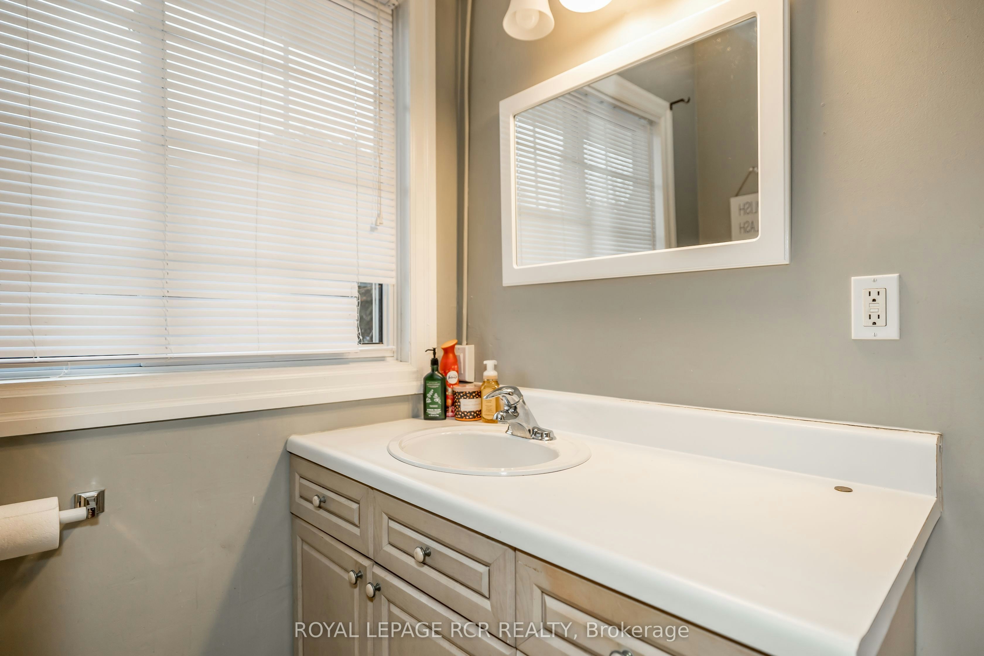1-22 Centre Street, Bradford West Gwillimbury, ON, L3Z 2P7 - 12