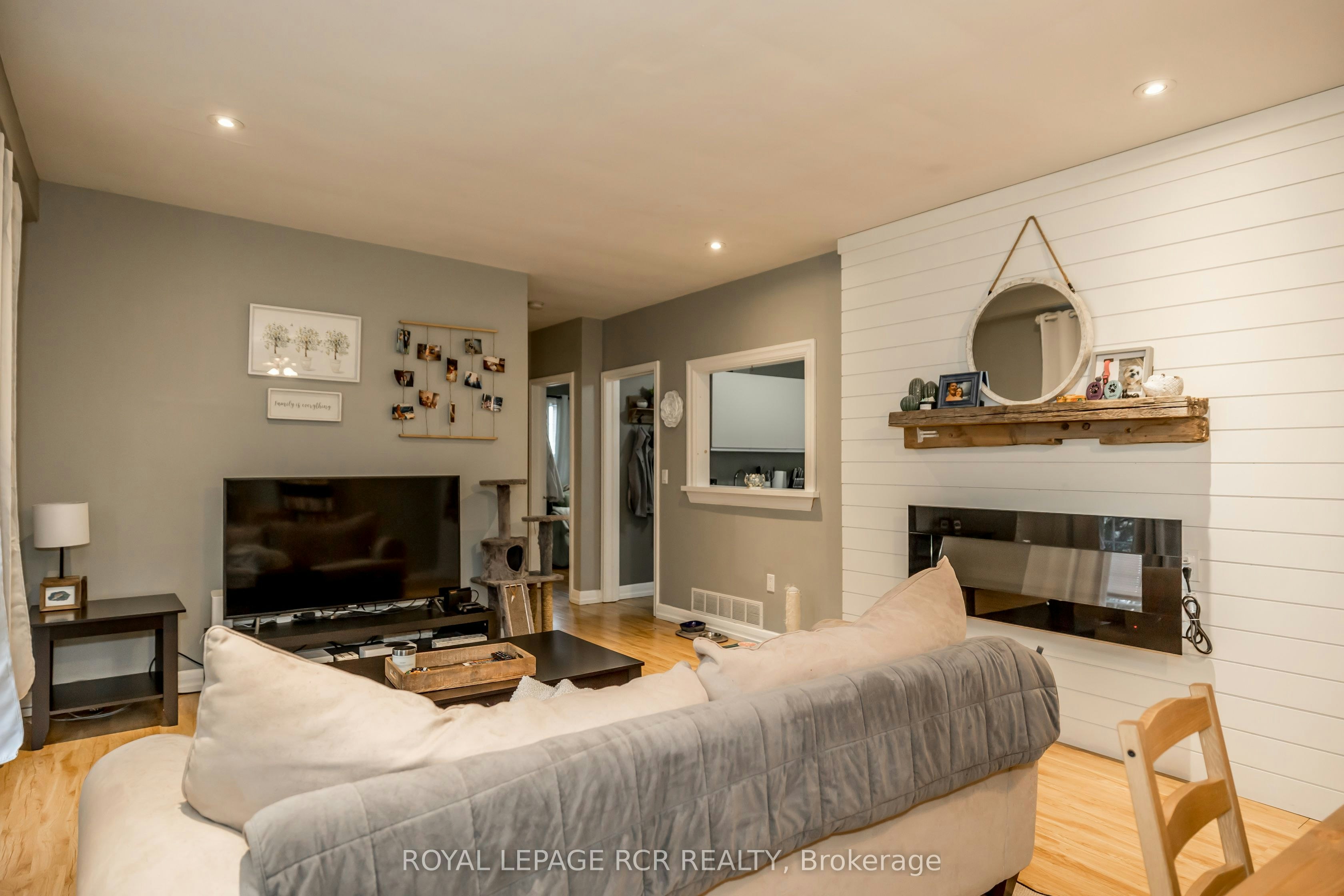 1-22 Centre Street, Bradford West Gwillimbury, ON, L3Z 2P7 - 5