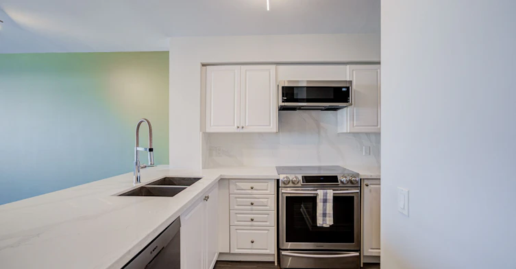 317-9017 Leslie Street, Richmond Hill, ON, L4B 4R8 - 13