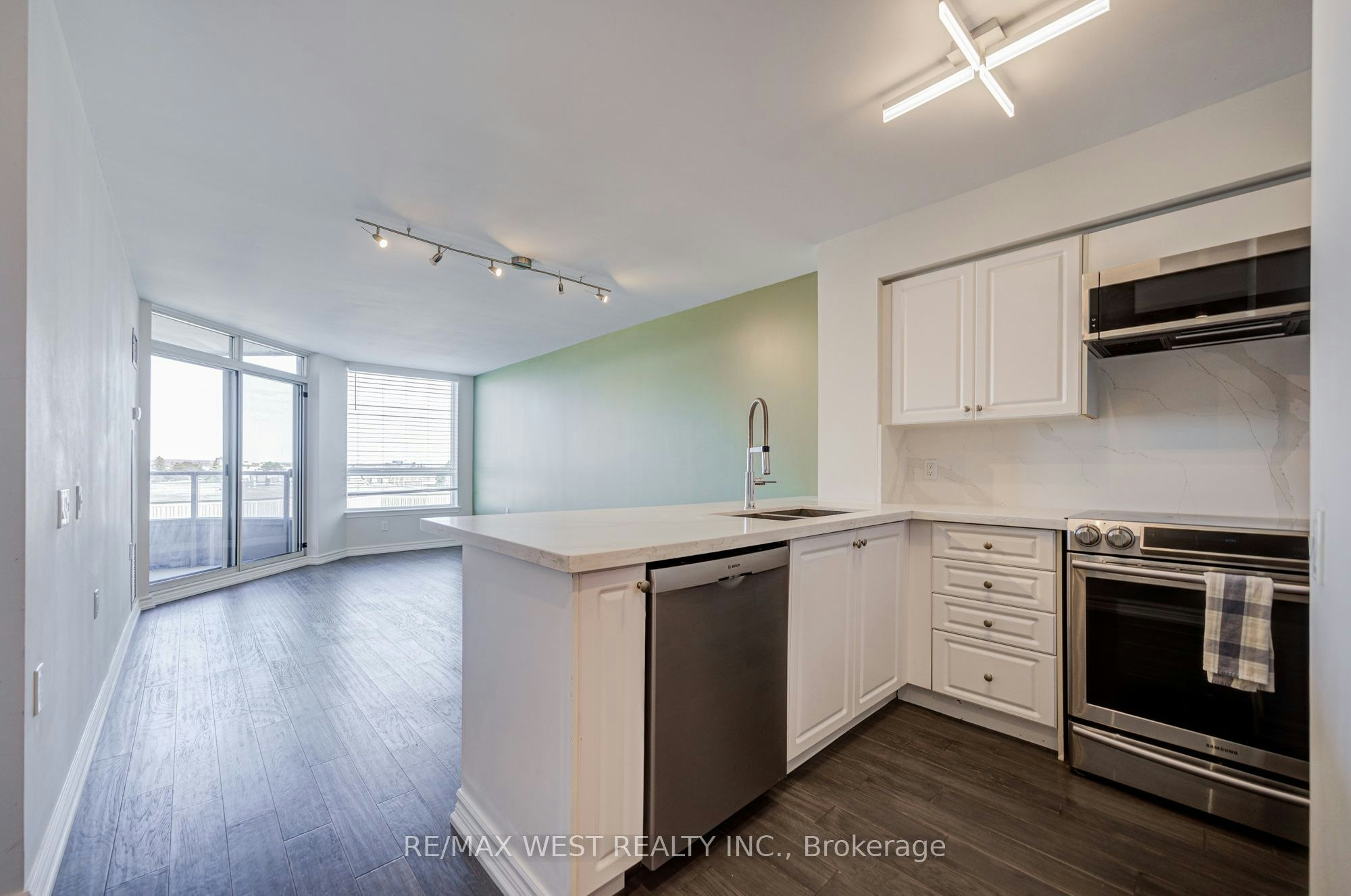 317-9017 Leslie Street, Richmond Hill, ON, L4B 4R8 - 12