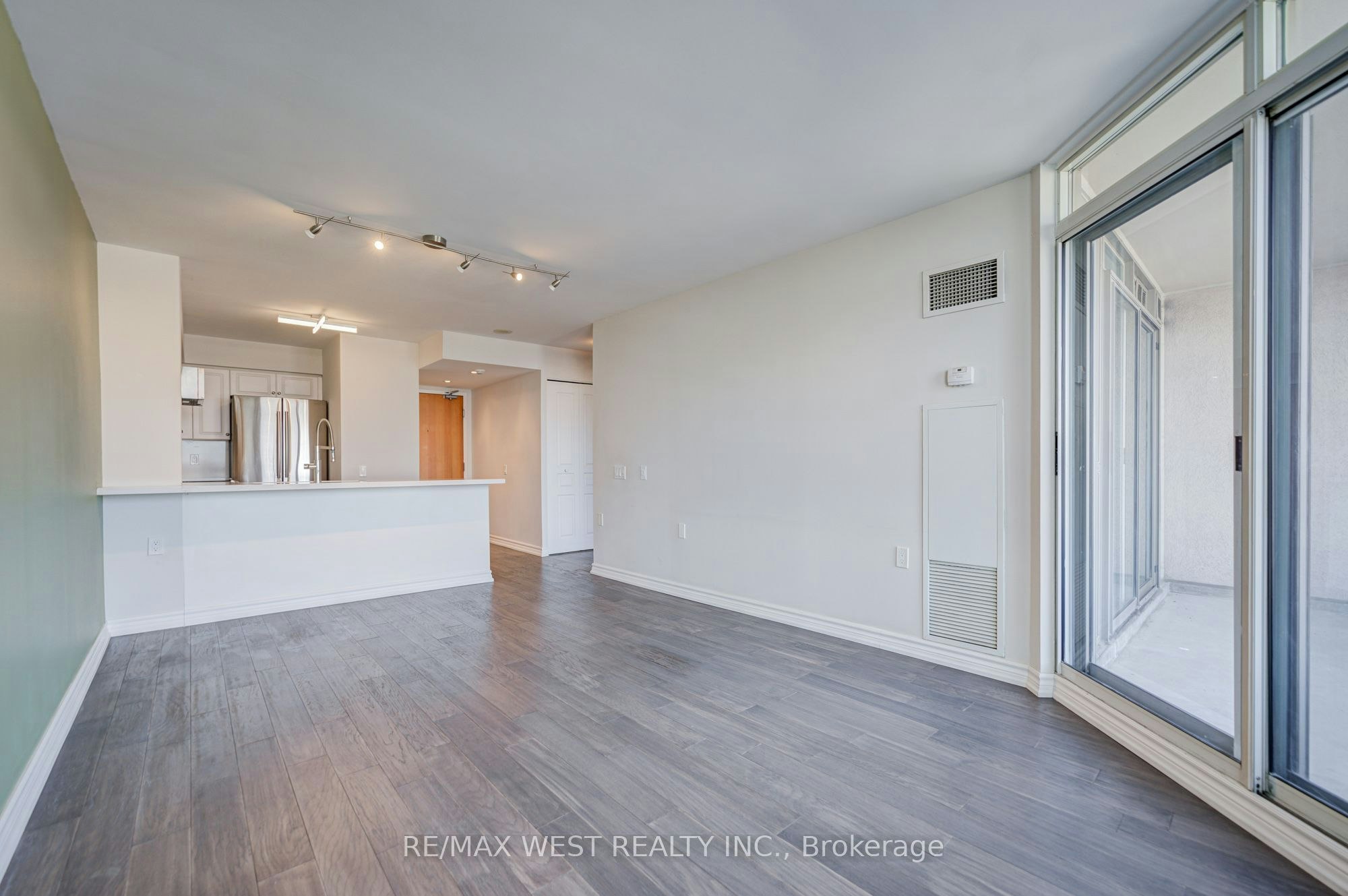 317-9017 Leslie Street, Richmond Hill, ON, L4B 4R8 - 24