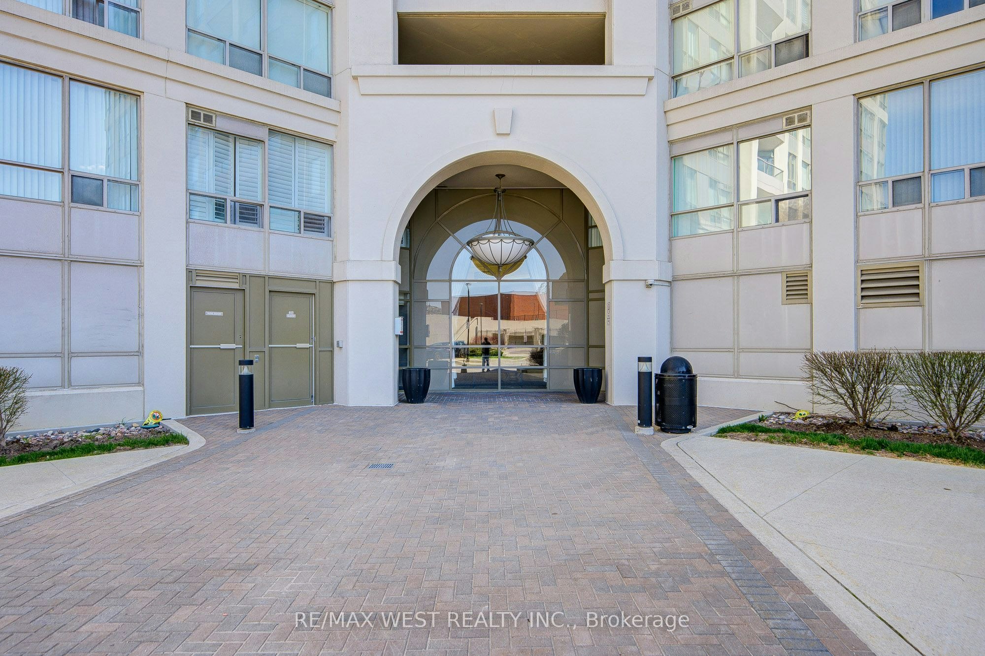 317-9017 Leslie Street, Richmond Hill, ON, L4B 4R8 - 4