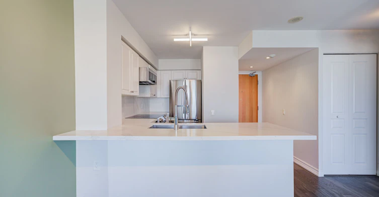 317-9017 Leslie Street, Richmond Hill, ON, L4B 4R8 - 15