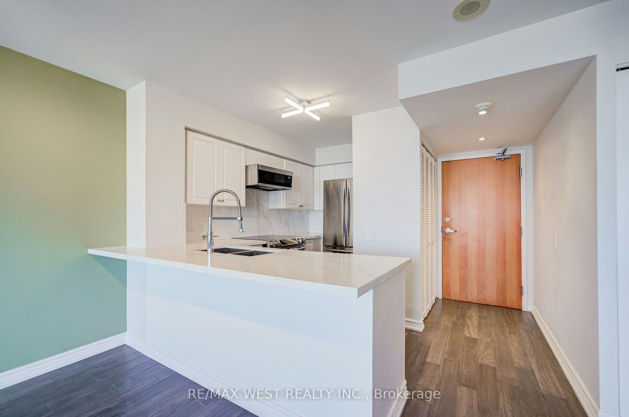 317-9017 Leslie Street, Richmond Hill, ON, L4B 4R8 - 14