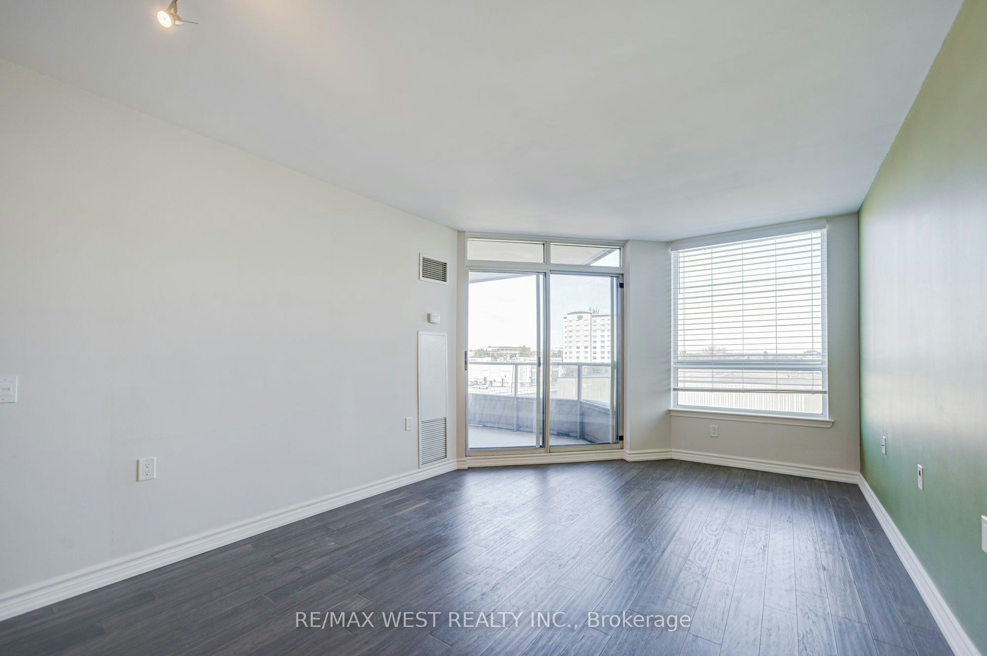 317-9017 Leslie Street, Richmond Hill, ON, L4B 4R8 - 23