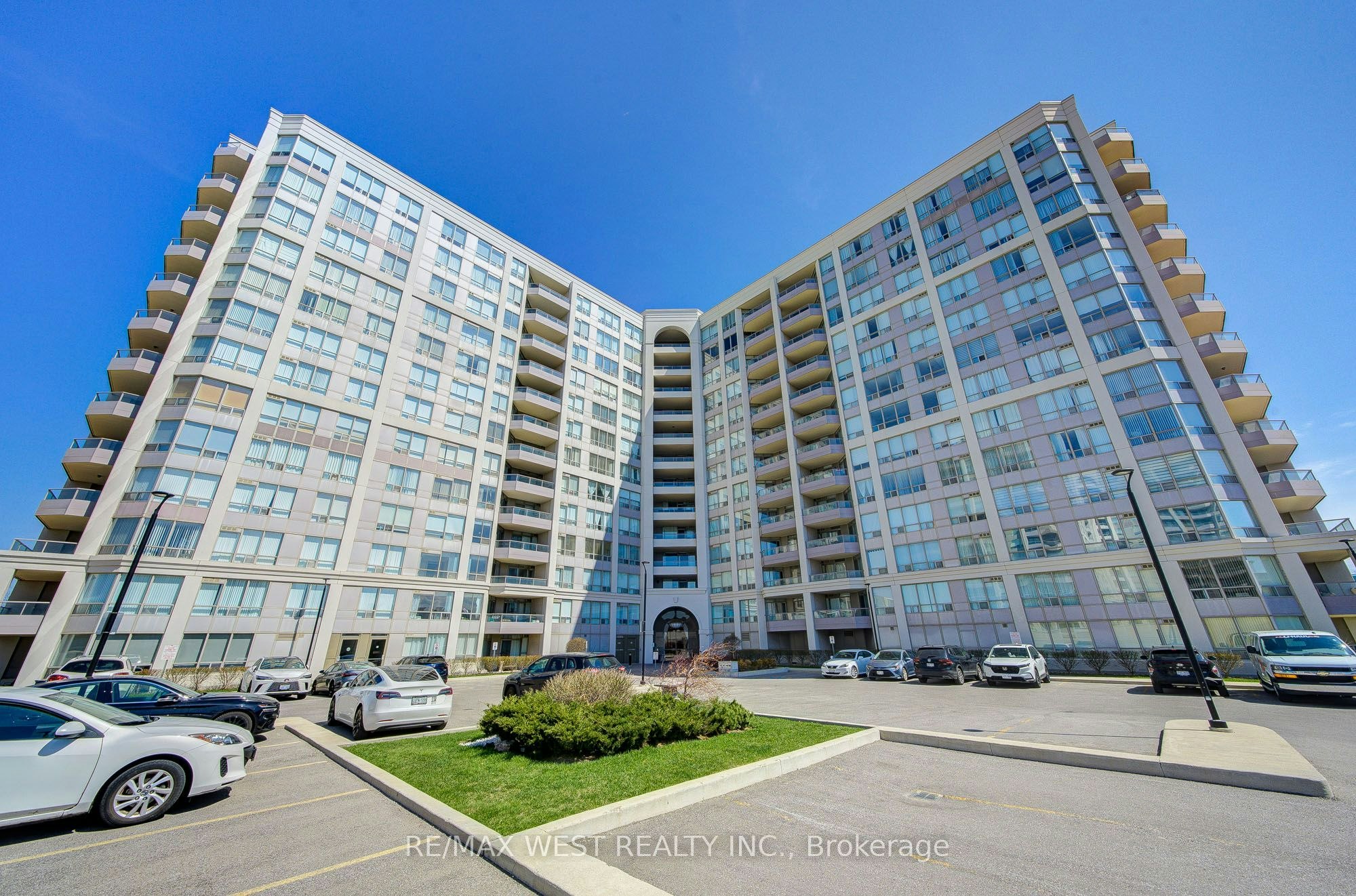 317-9017 Leslie Street, Richmond Hill, ON, L4B 4R8