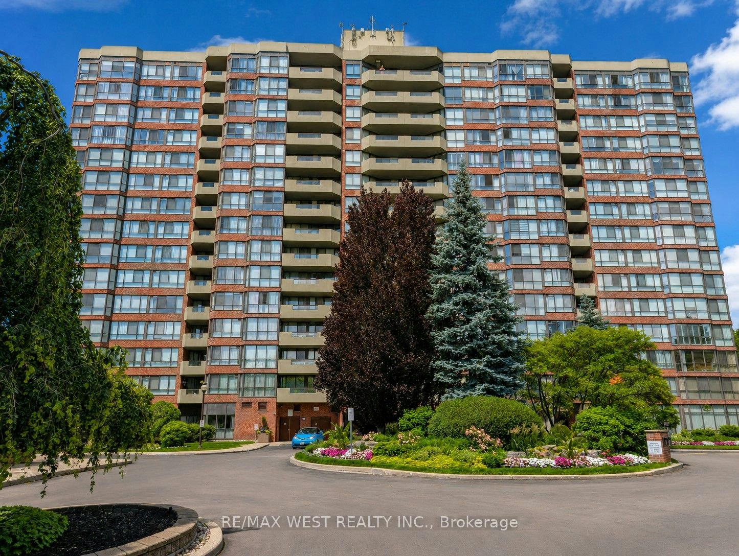 502-100 Observatory Lane SE, Richmond Hill, ON, L4C 1T4