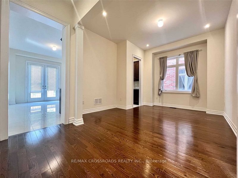 71 Hamster Crescent, Aurora, ON, L4G 3G7 - 3