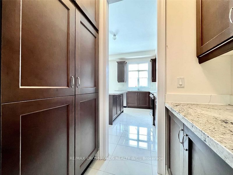71 Hamster Crescent, Aurora, ON, L4G 3G7 - 4