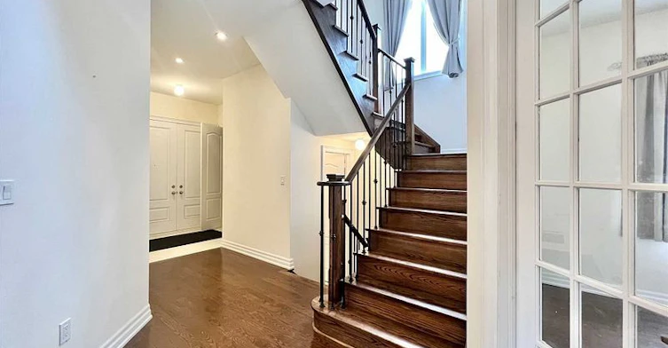 71 Hamster Crescent, Aurora, ON, L4G 3G7 - 2