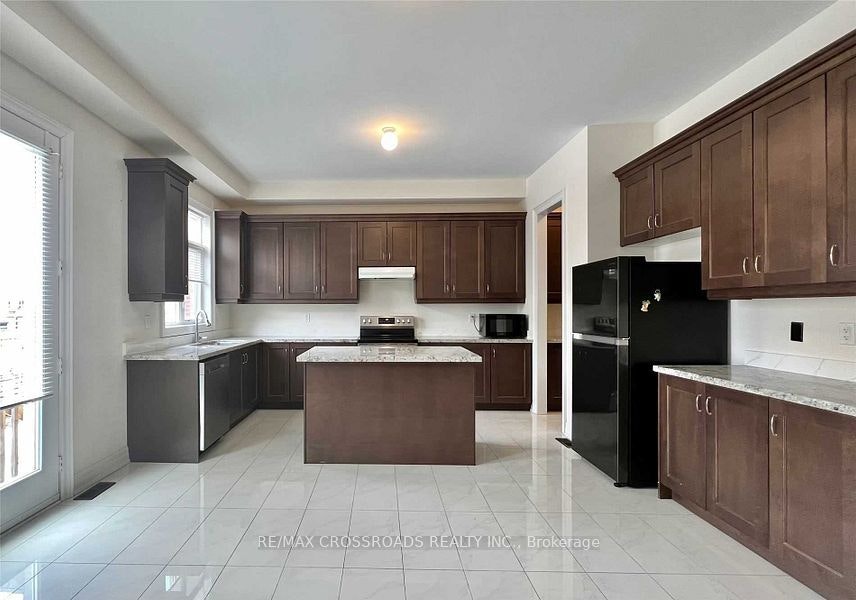 71 Hamster Crescent, Aurora, ON, L4G 3G7 - 5
