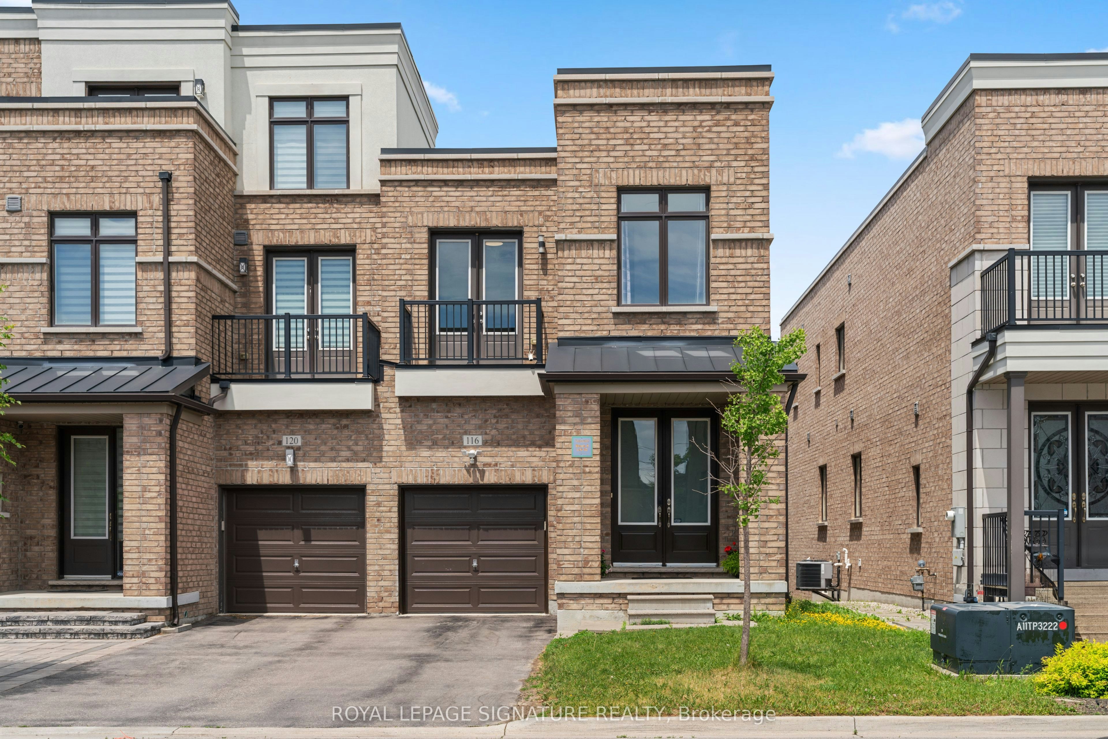 116 Elyse Court, Aurora, ON, L4G 2C9