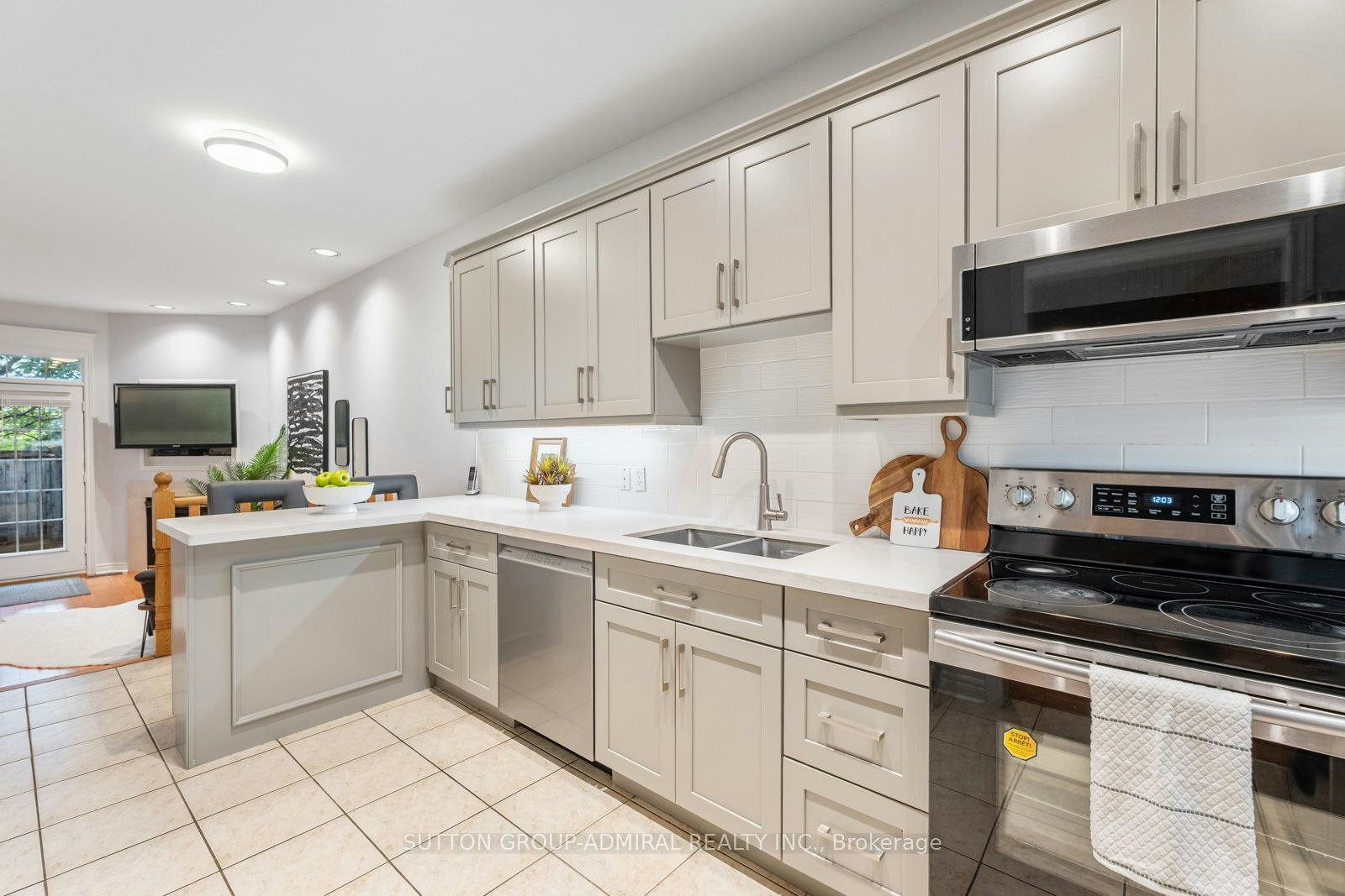 37 Kingsbridge Circle, Vaughan, ON, L4J 8N8 - 13