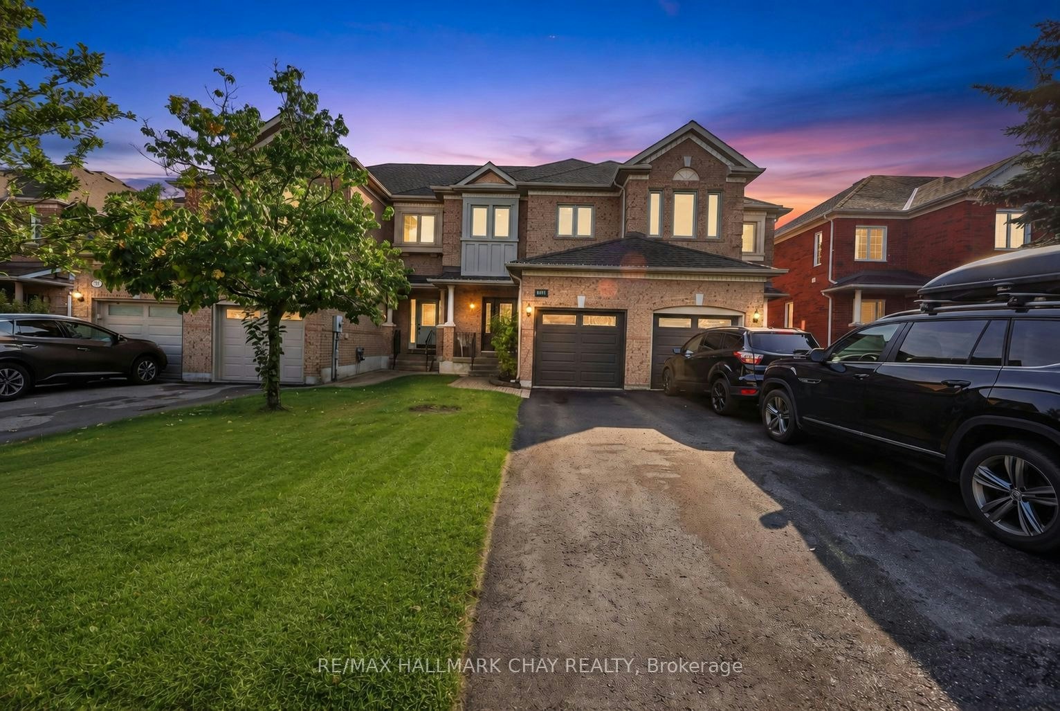 168 Denise Circle, Newmarket, ON, L3X 2J9
