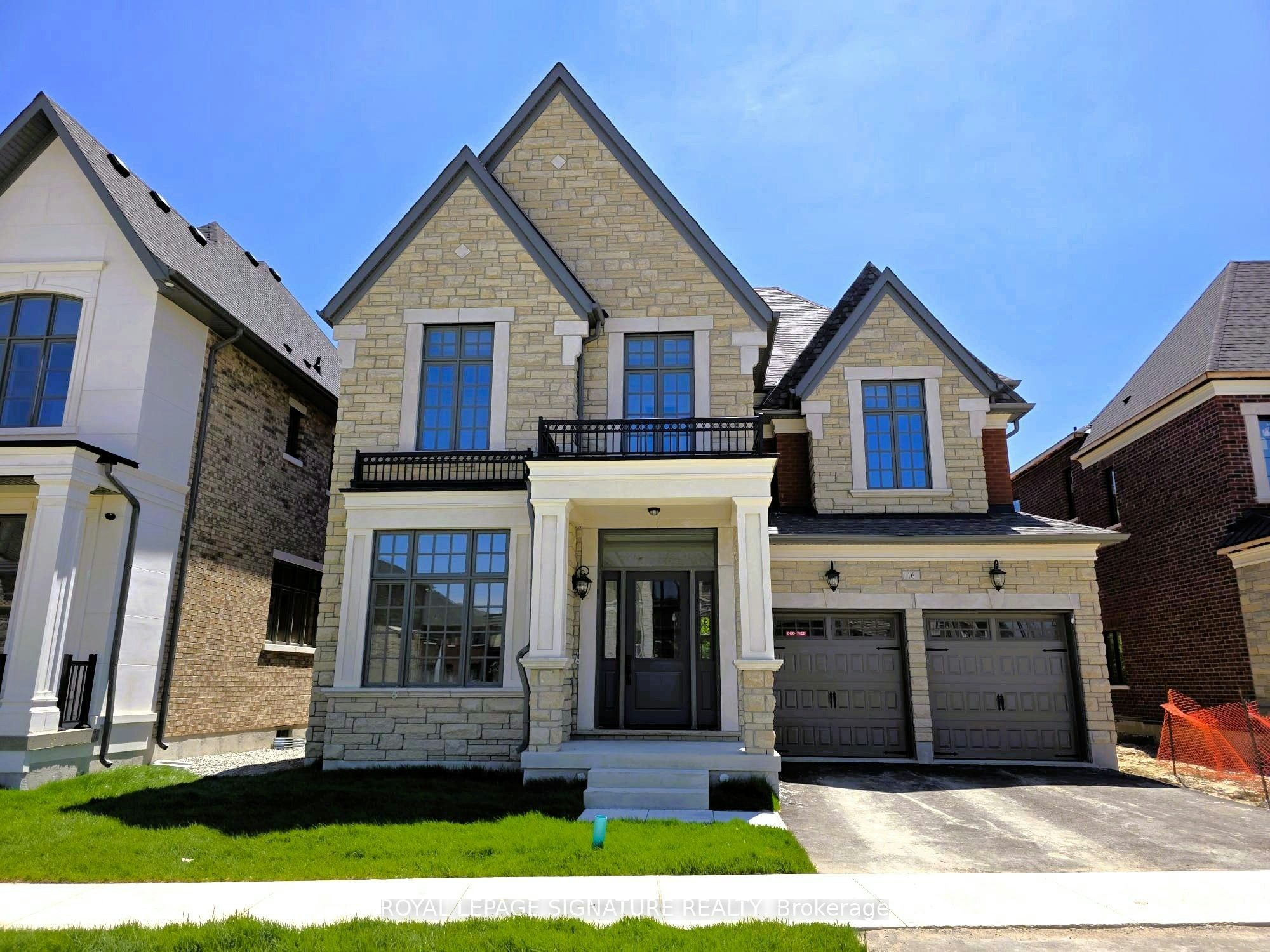16 Gianvito Crescent, King, ON, L7B 0T2