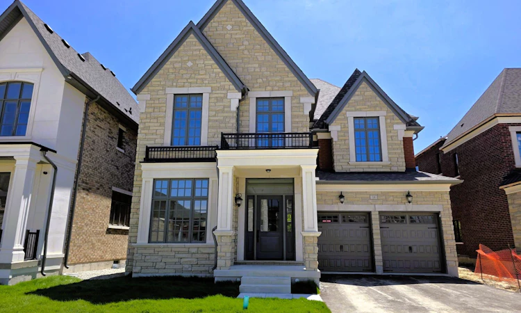 16 Gianvito Crescent